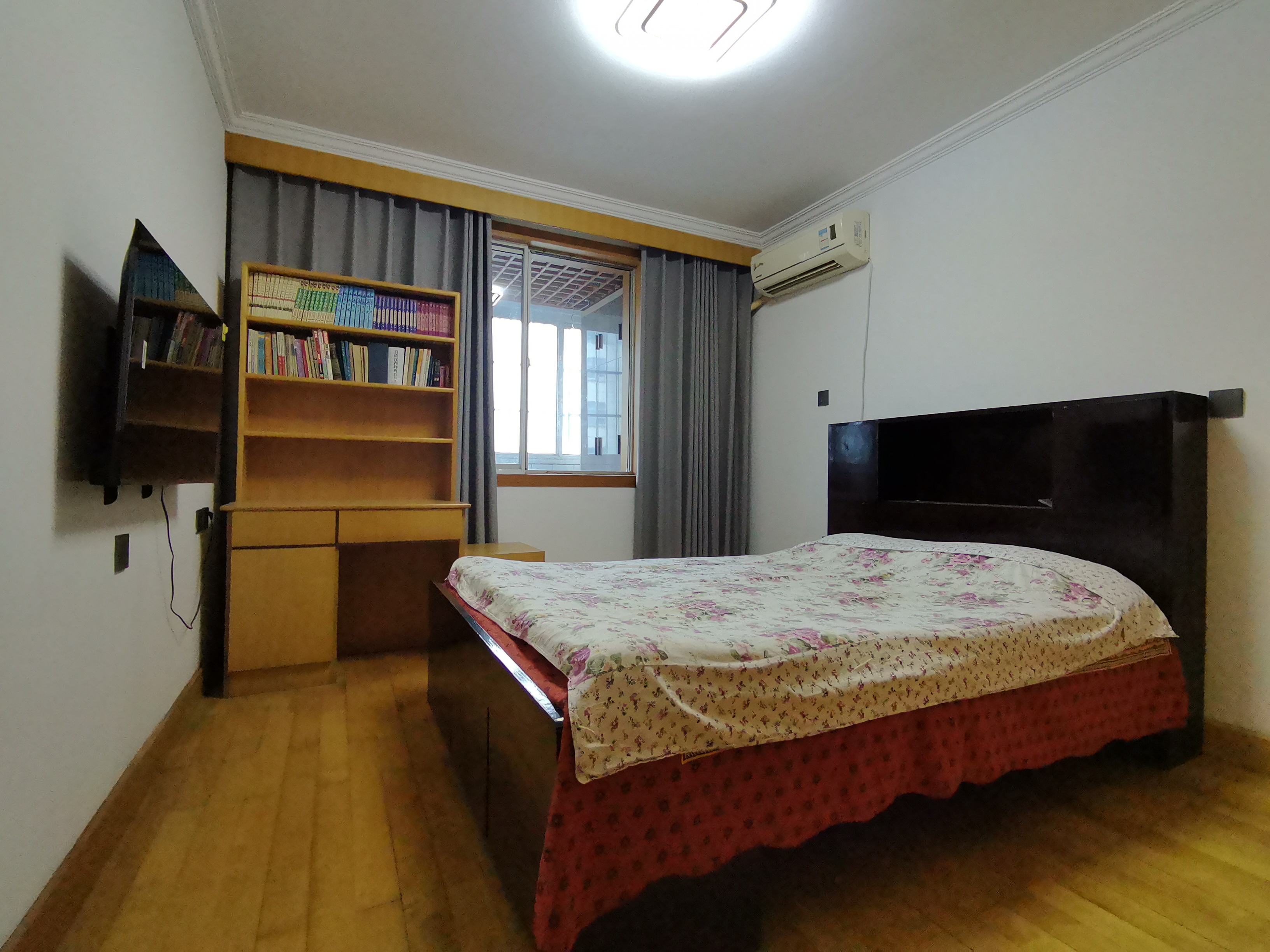 曙光社区 3室1厅1卫 111m&sup2;