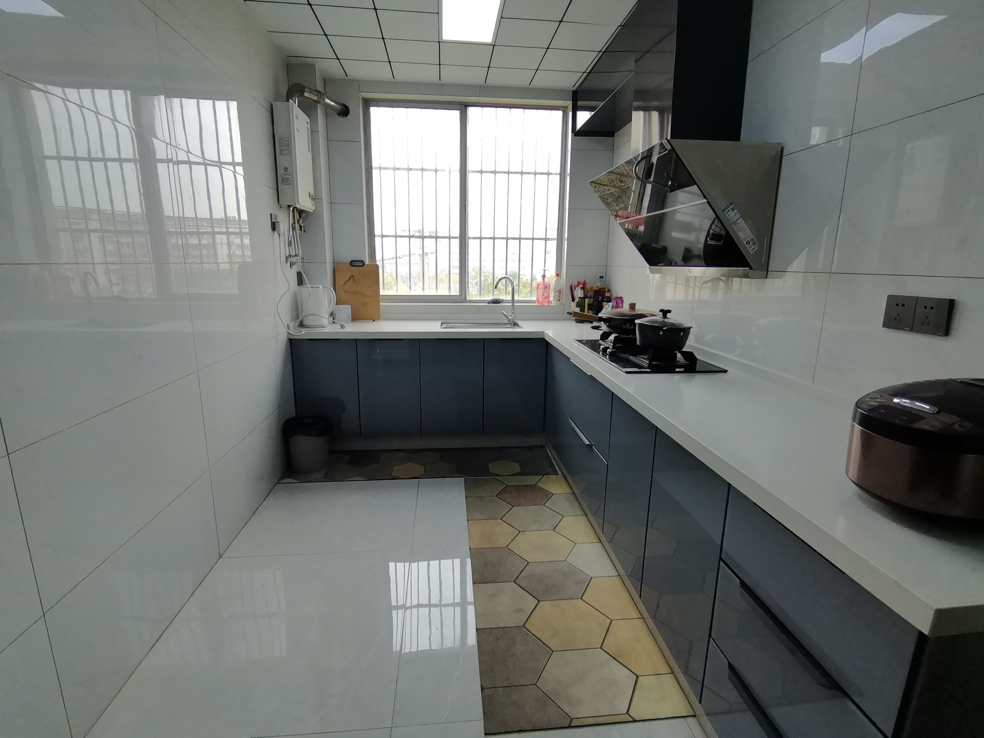 曙光社区 3室1厅1卫 111m&sup2;