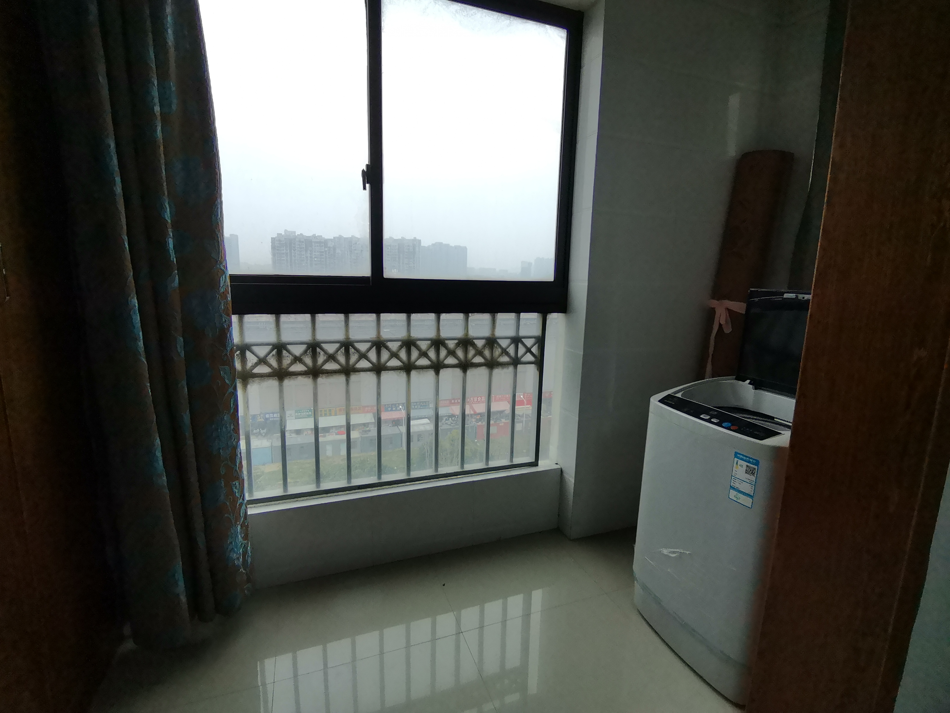 高迪晶城 2室1厅1卫 93m&sup2;
