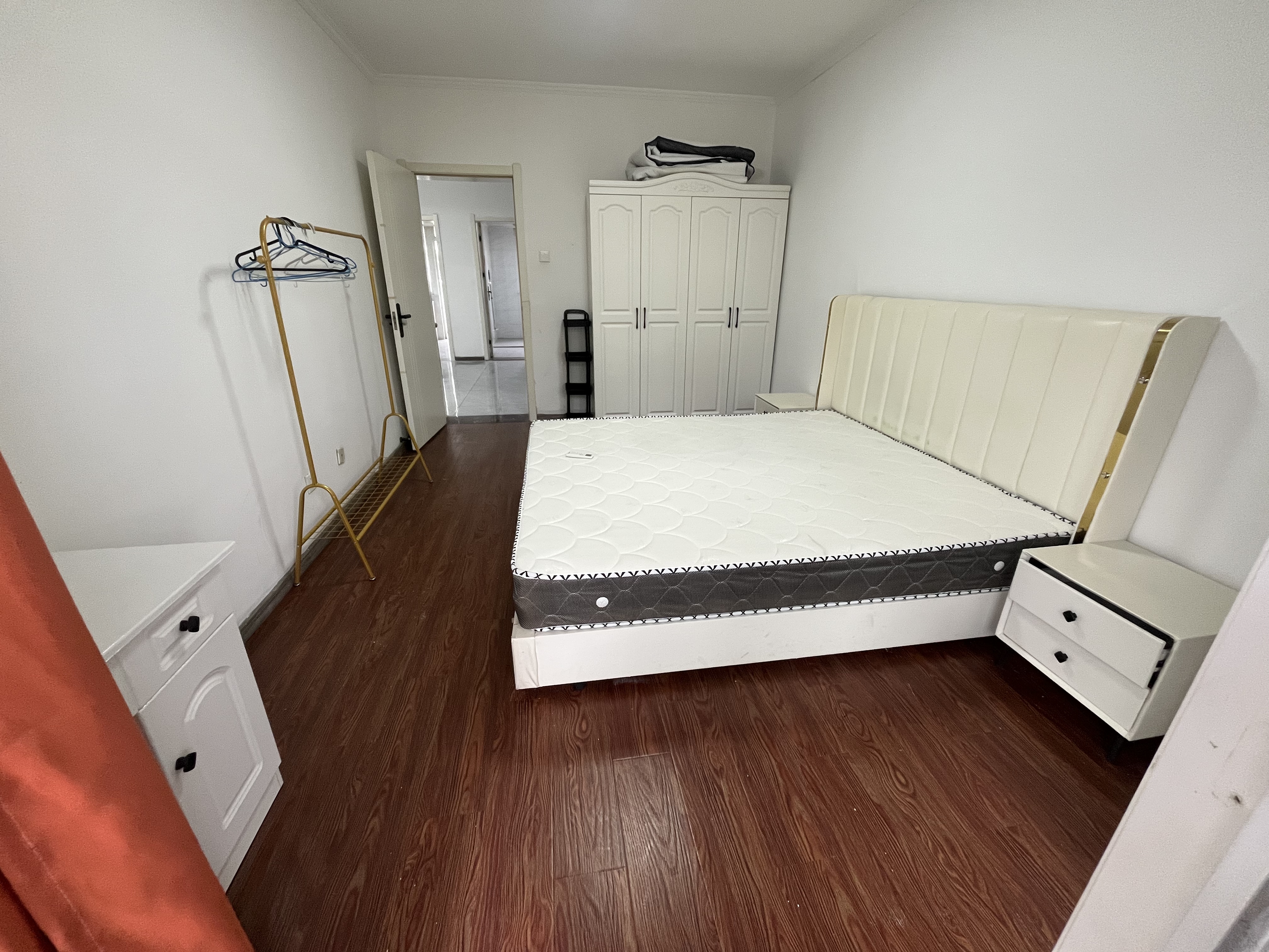 新港花苑 2室1厅1卫 90m²