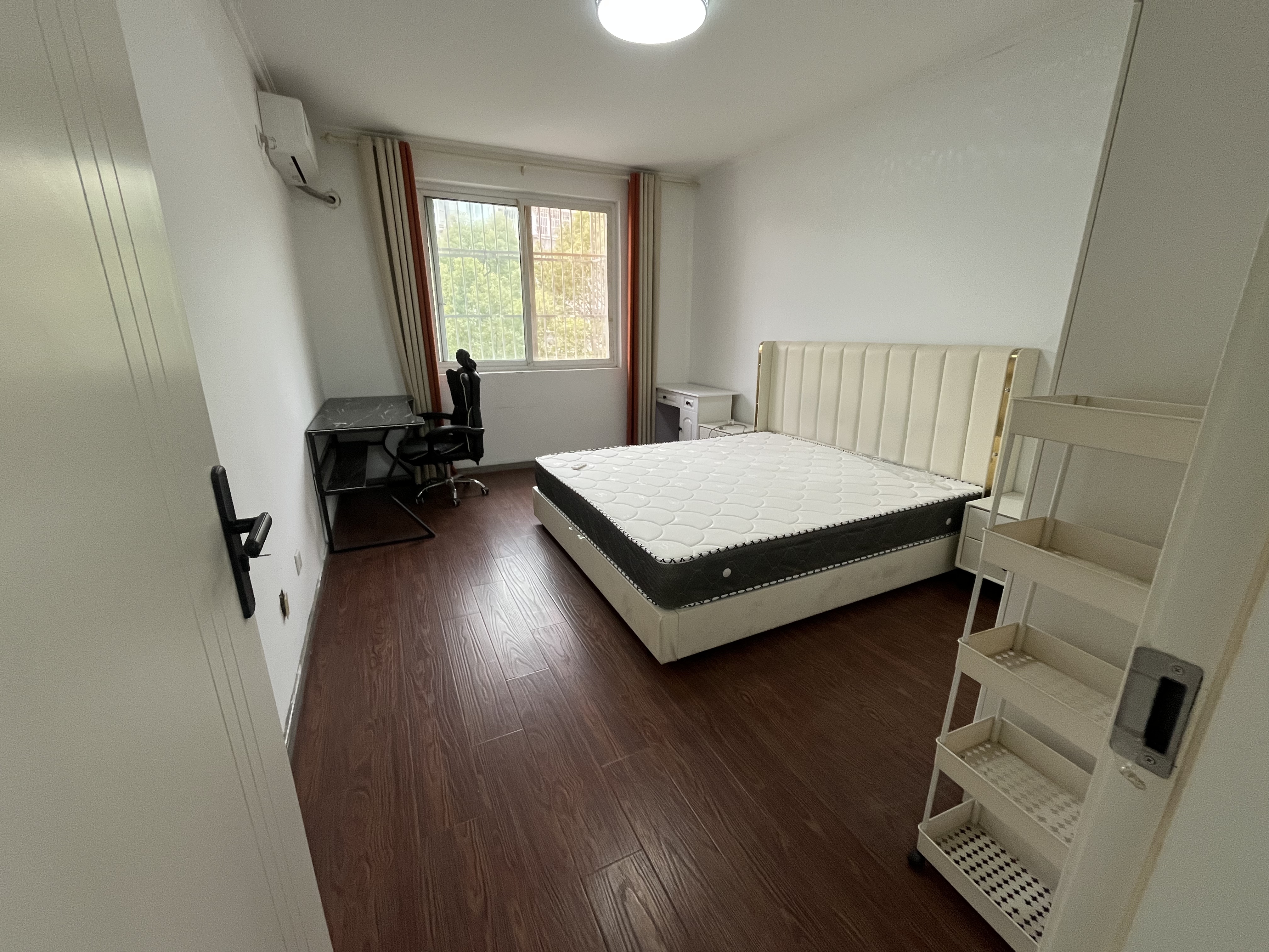 新港花苑 2室1厅1卫 90m²