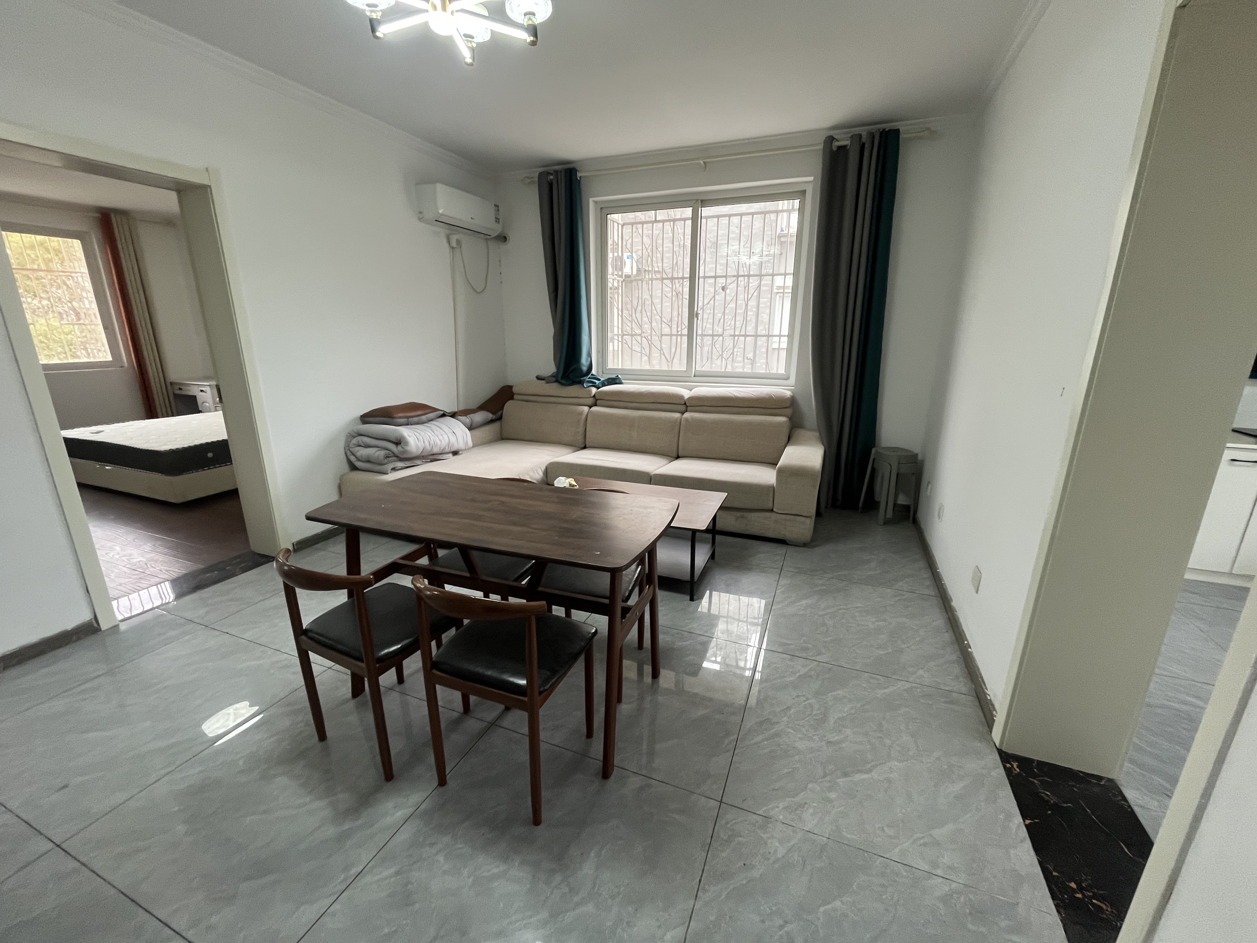 新港花苑 2室1厅1卫 90m²