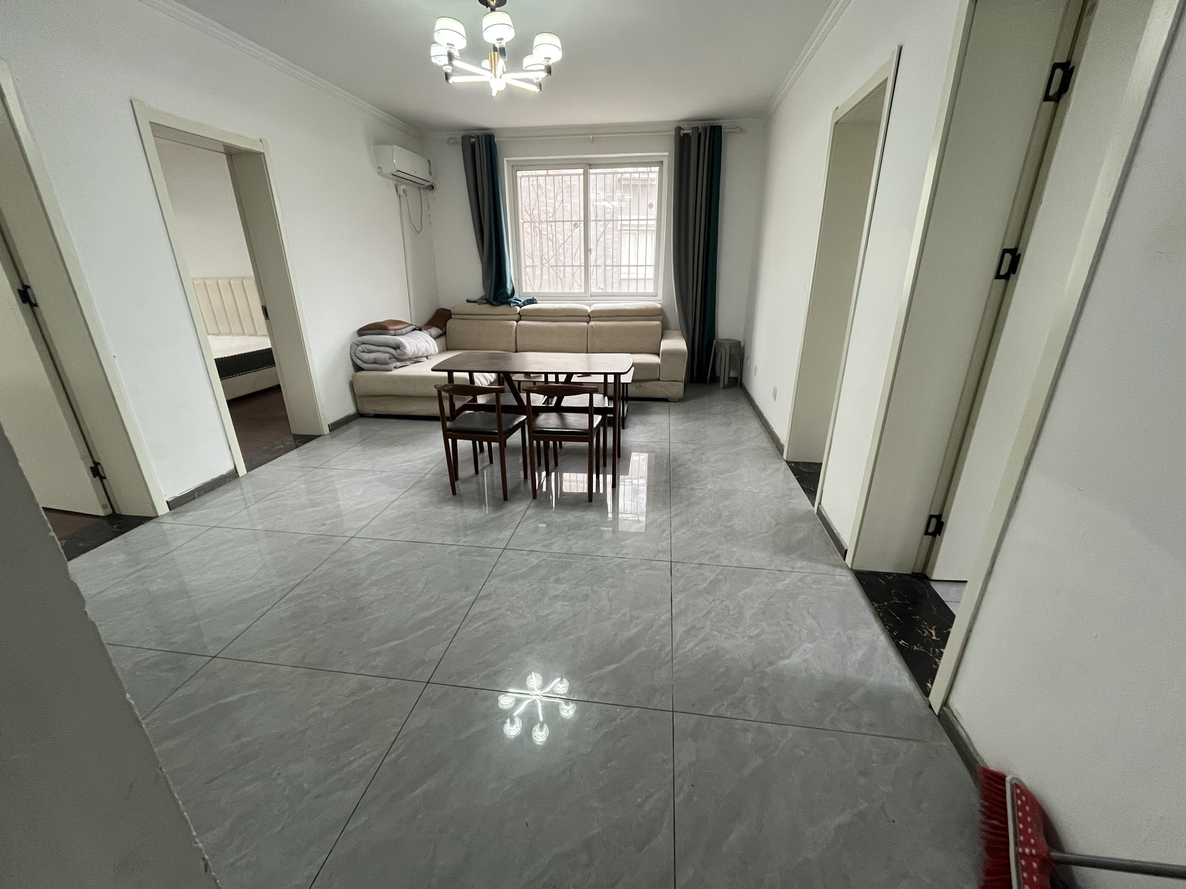新港花苑 2室1厅1卫 90m²