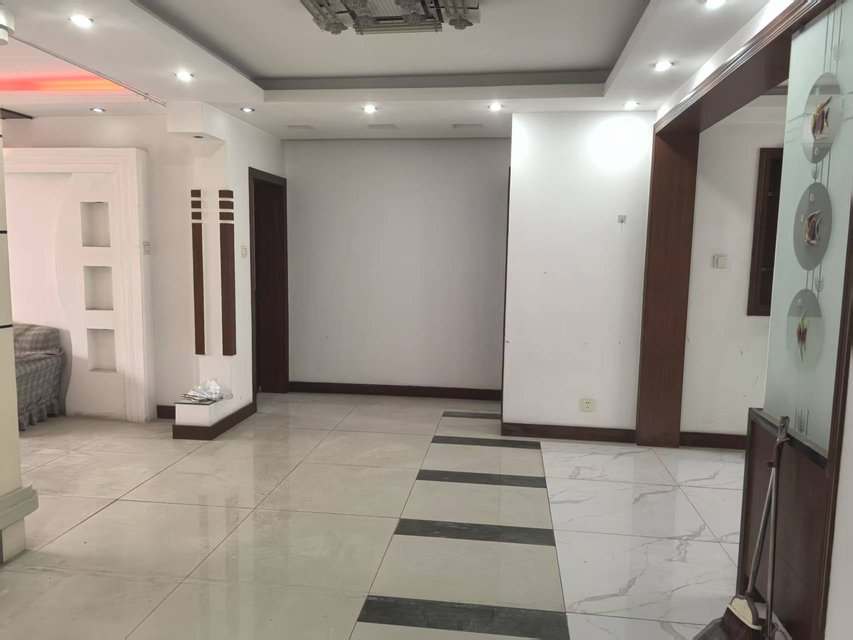 天都花苑 3室2厅1卫 136.00m&sup2;