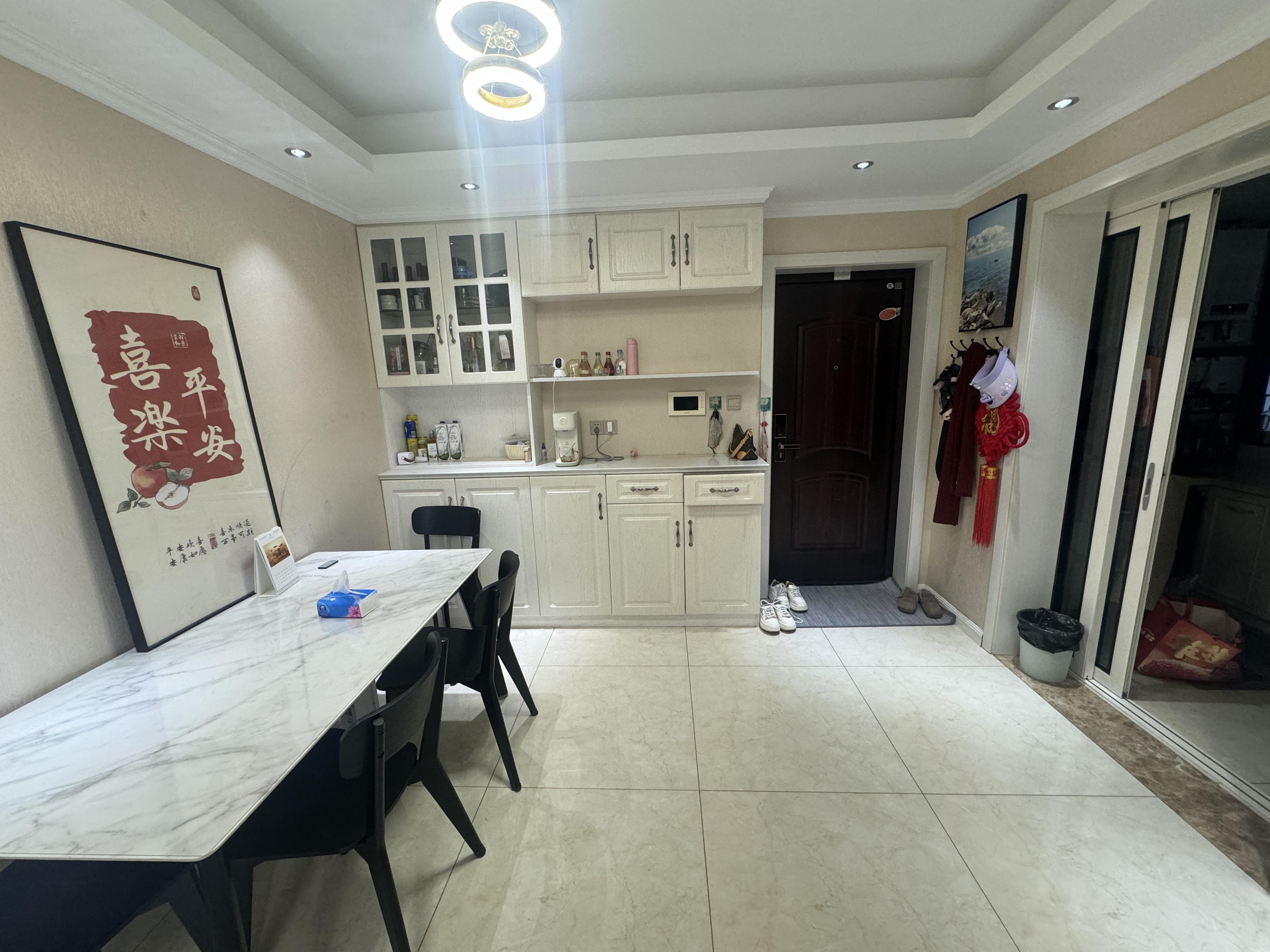 书香华府小区 3室2厅1卫 92m²