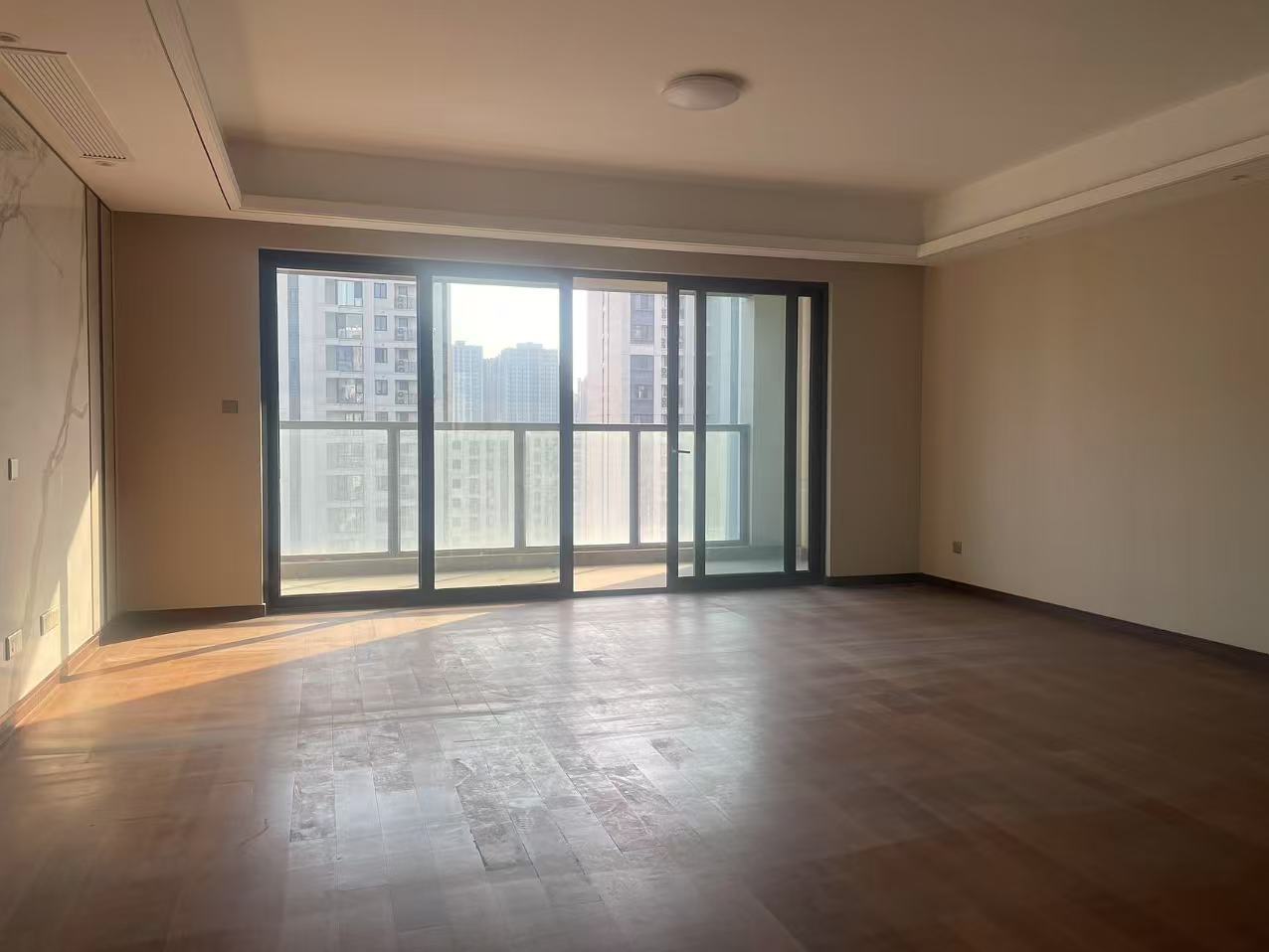 中海翠湖溪岸 4室2厅3卫 187.49m²