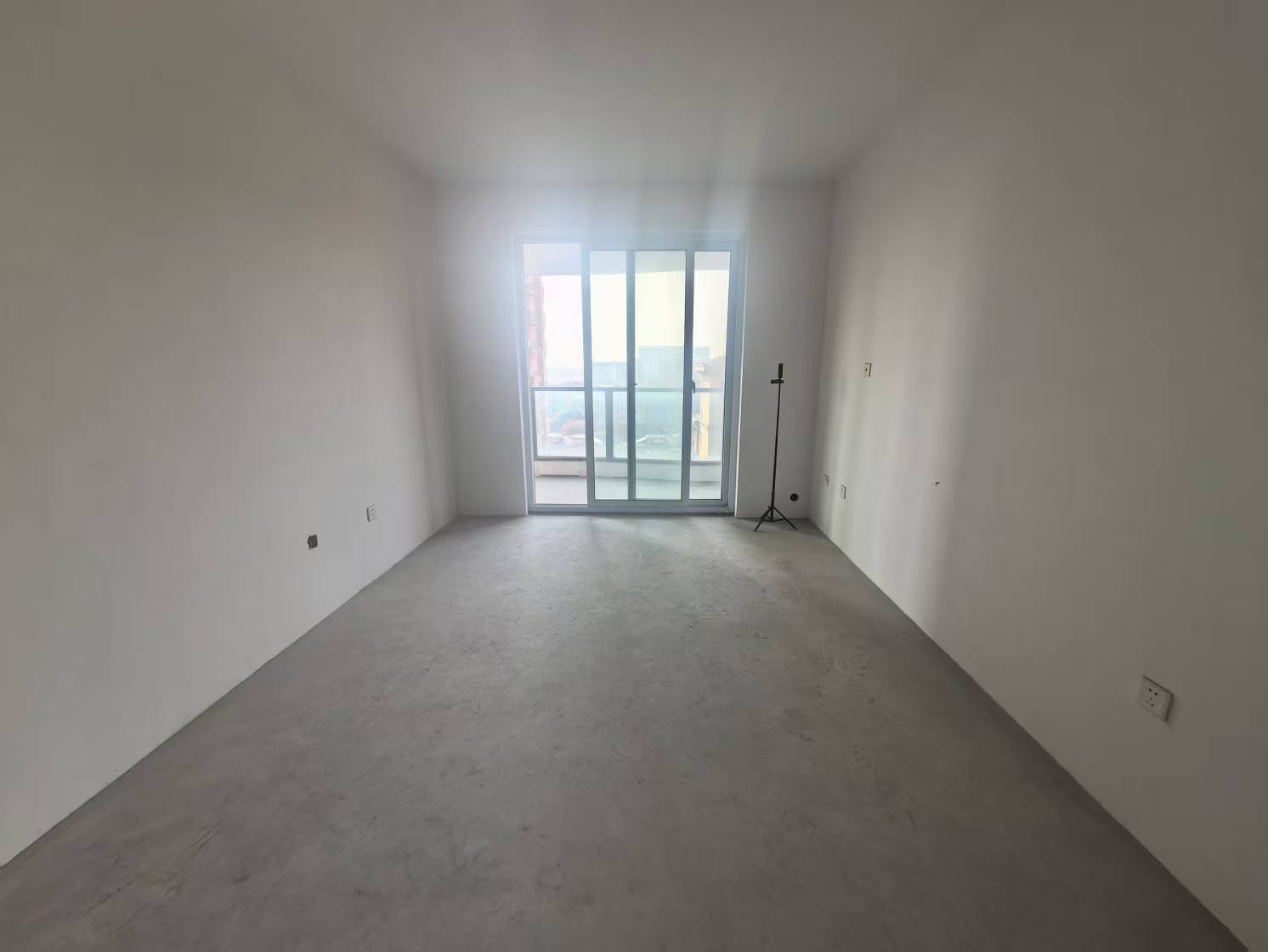 湖滨华庭 3室2厅1卫 91.17m²
