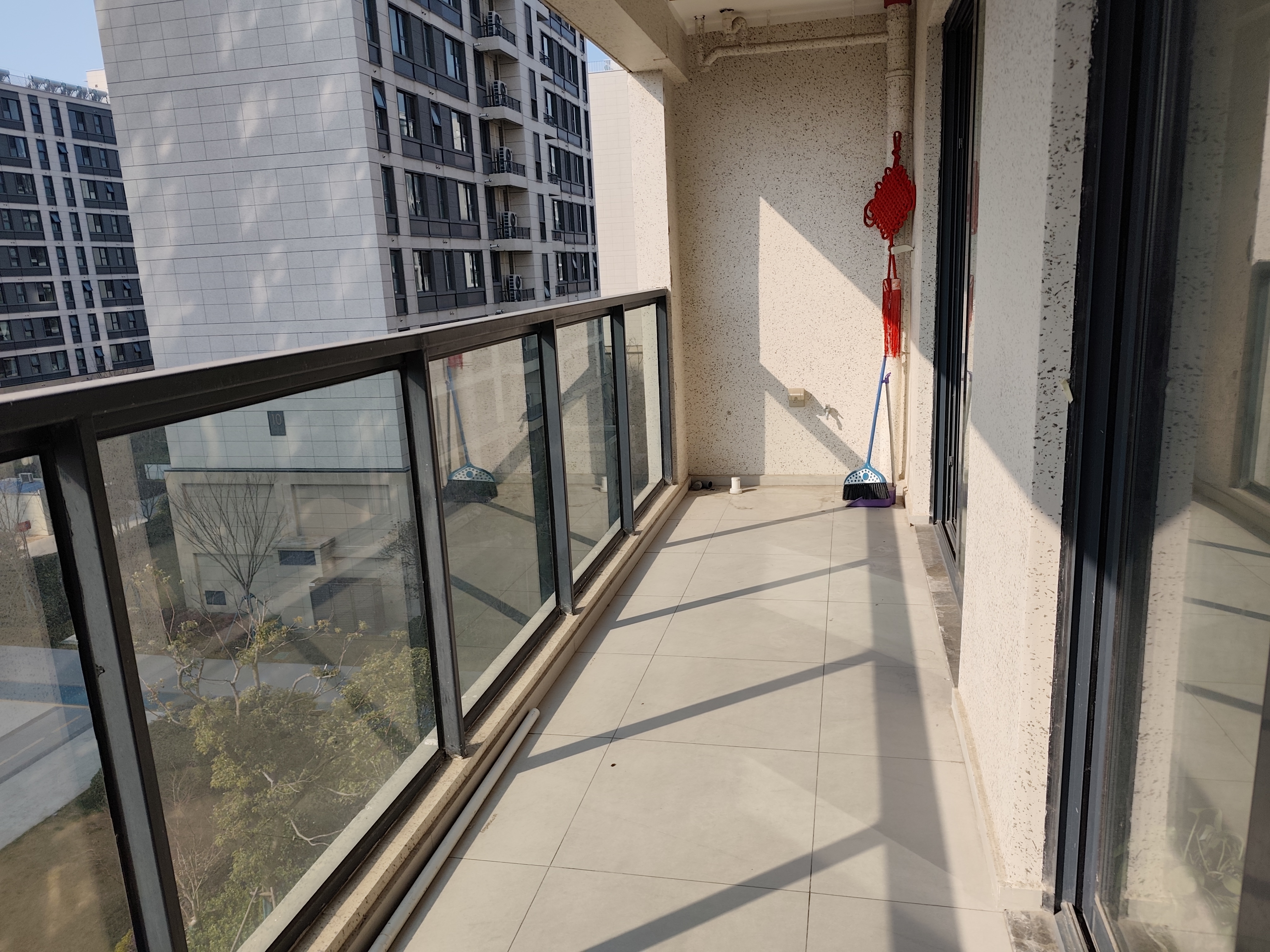 卓越府 3室2厅1卫 99m&sup2;