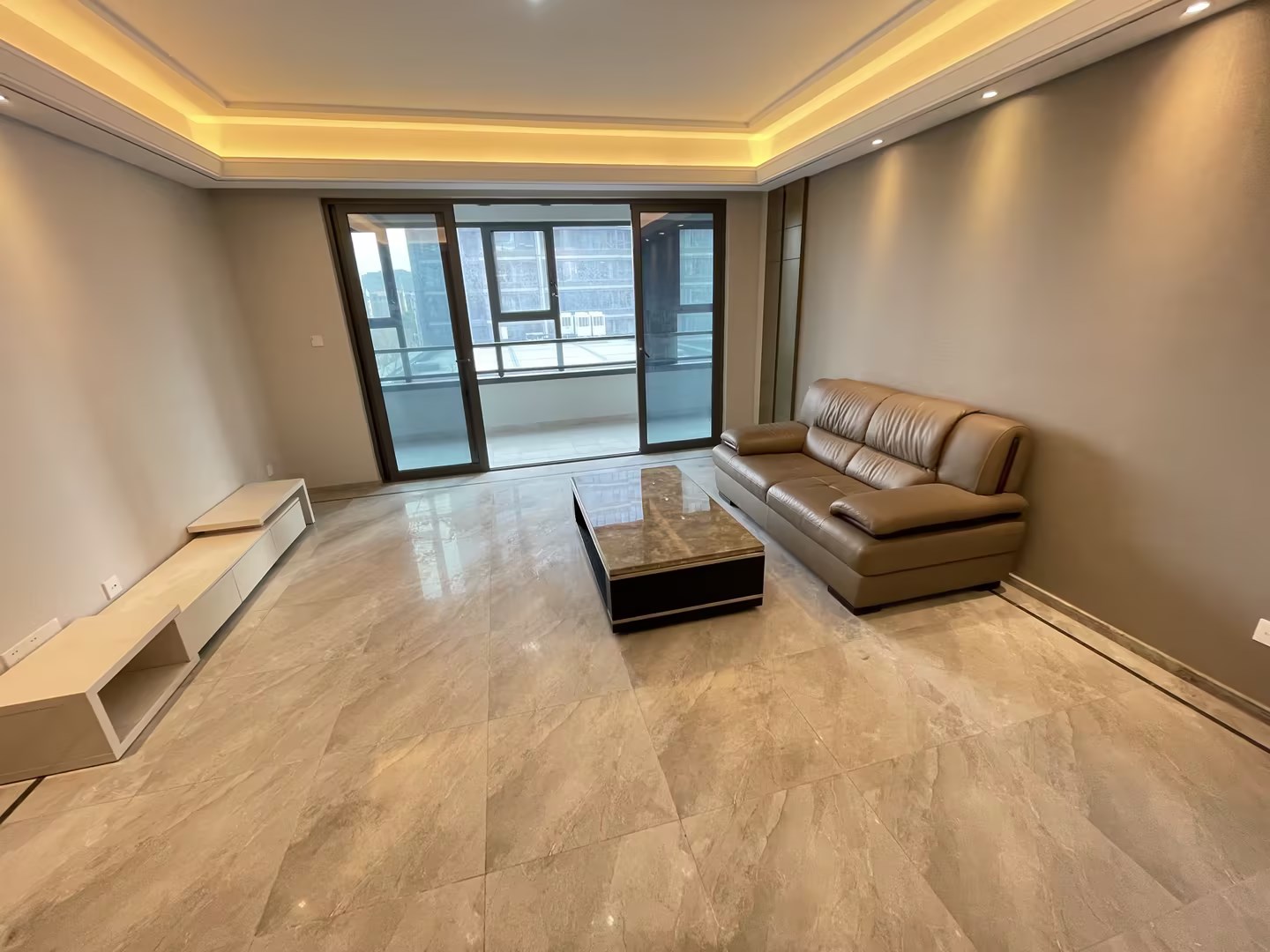 绿城·晓风印月 5室2厅3卫 202m²