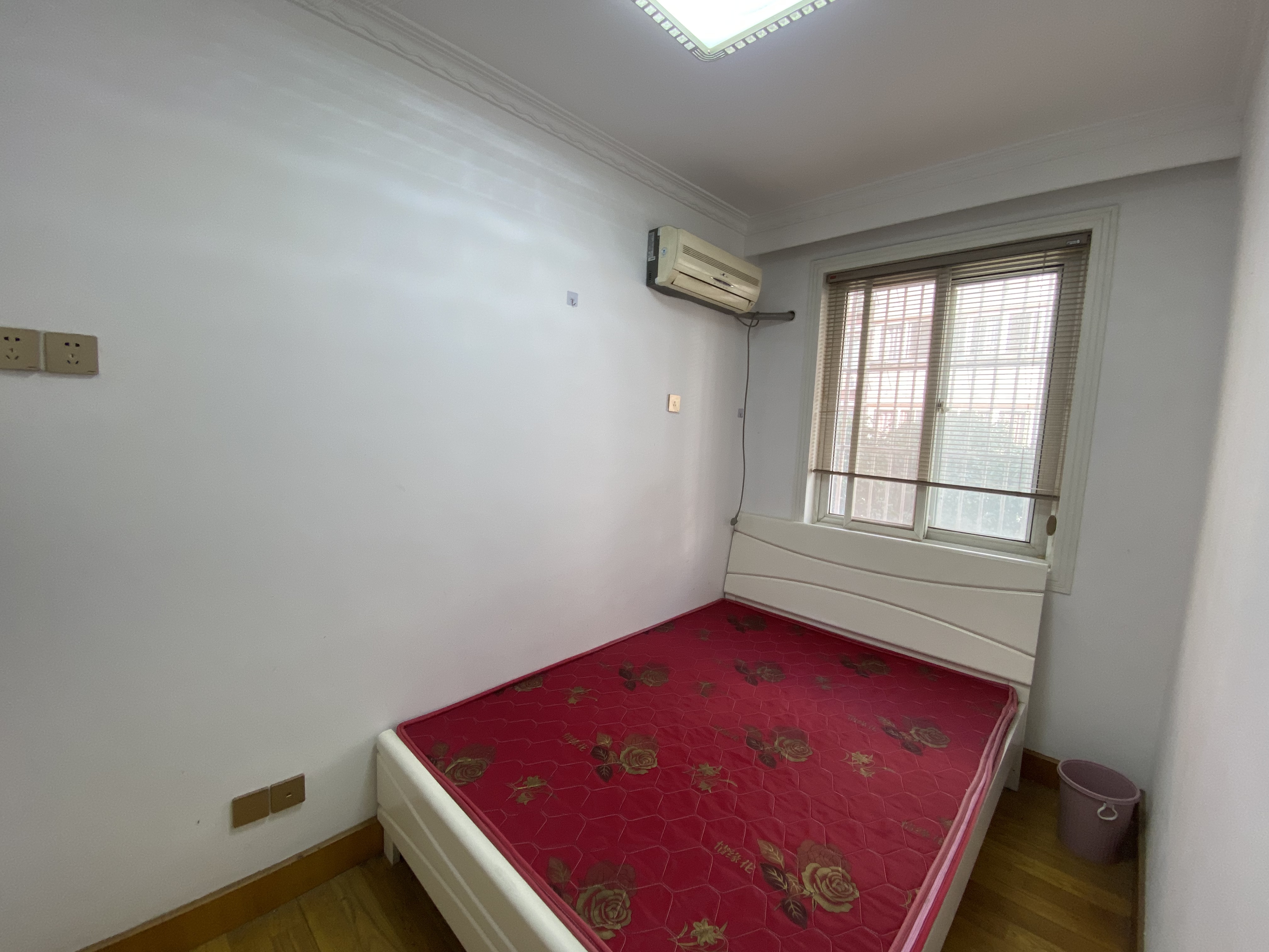 光明东村一期 4室2厅2卫 152.96m&sup2;