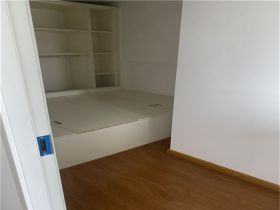 奥特莱斯 3室1厅1卫 42.5m&sup2;
