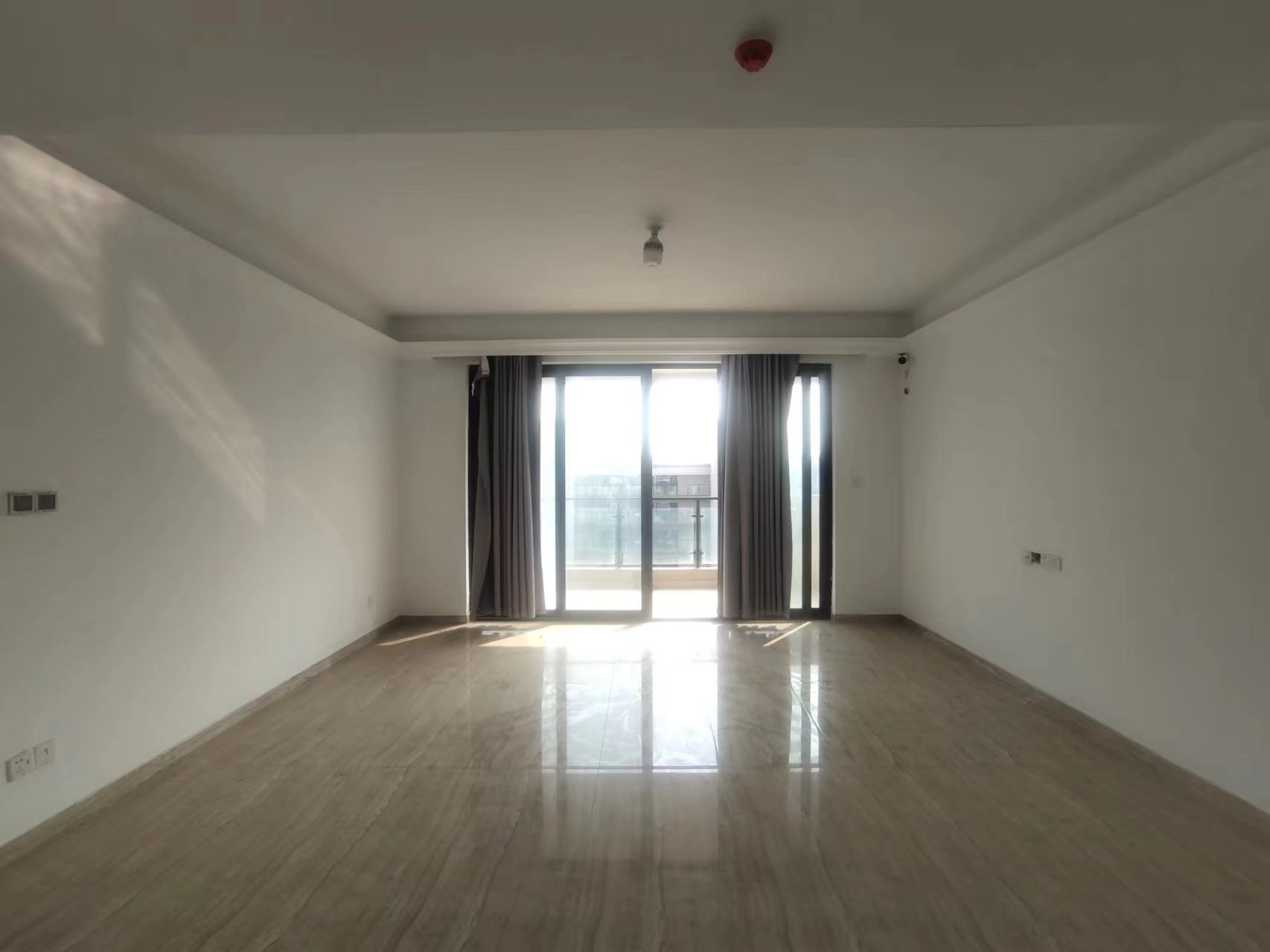 碧桂园时代悦城 4室2厅3卫 192.00m²