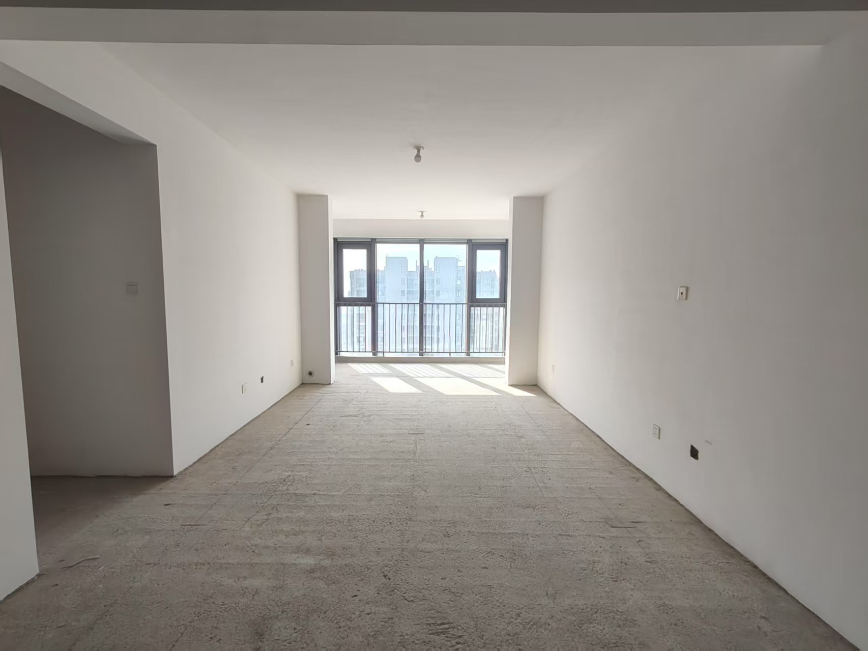南山湖一号 3室2厅1卫 116m²
