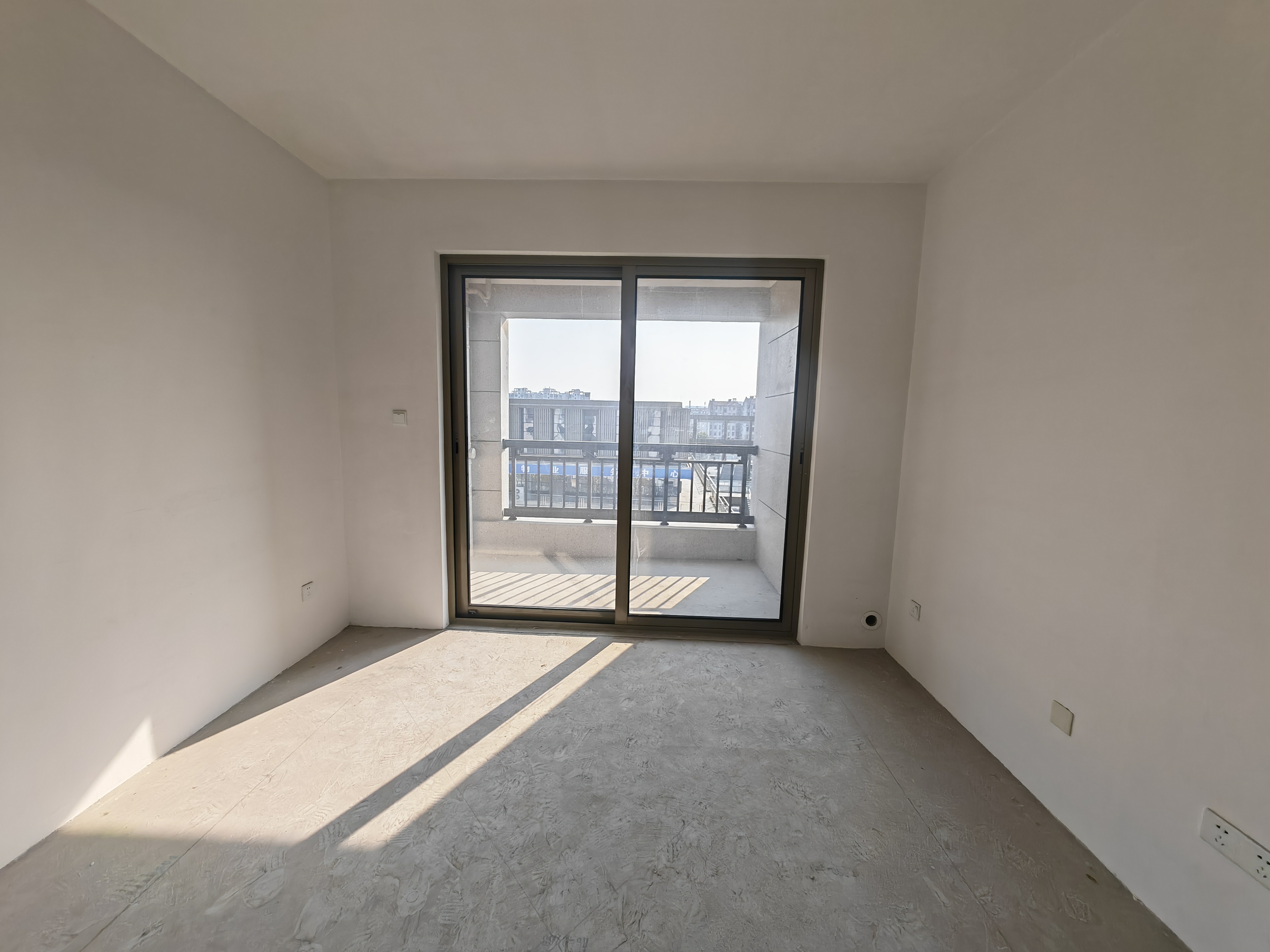融创荣润&middot;玖樟台 2室2厅1卫 75m&sup2;