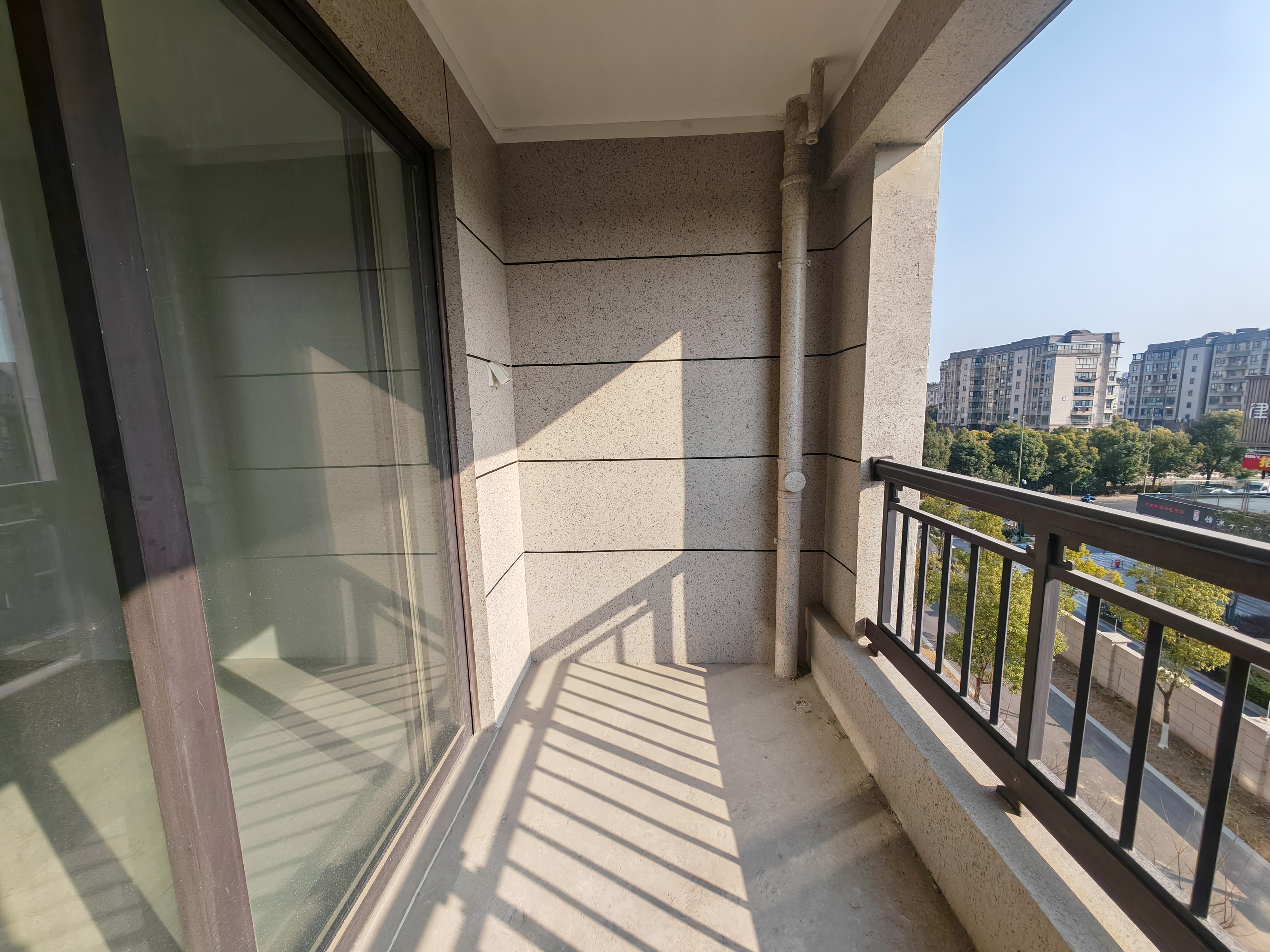 融创荣润&middot;玖樟台 2室2厅1卫 75m&sup2;