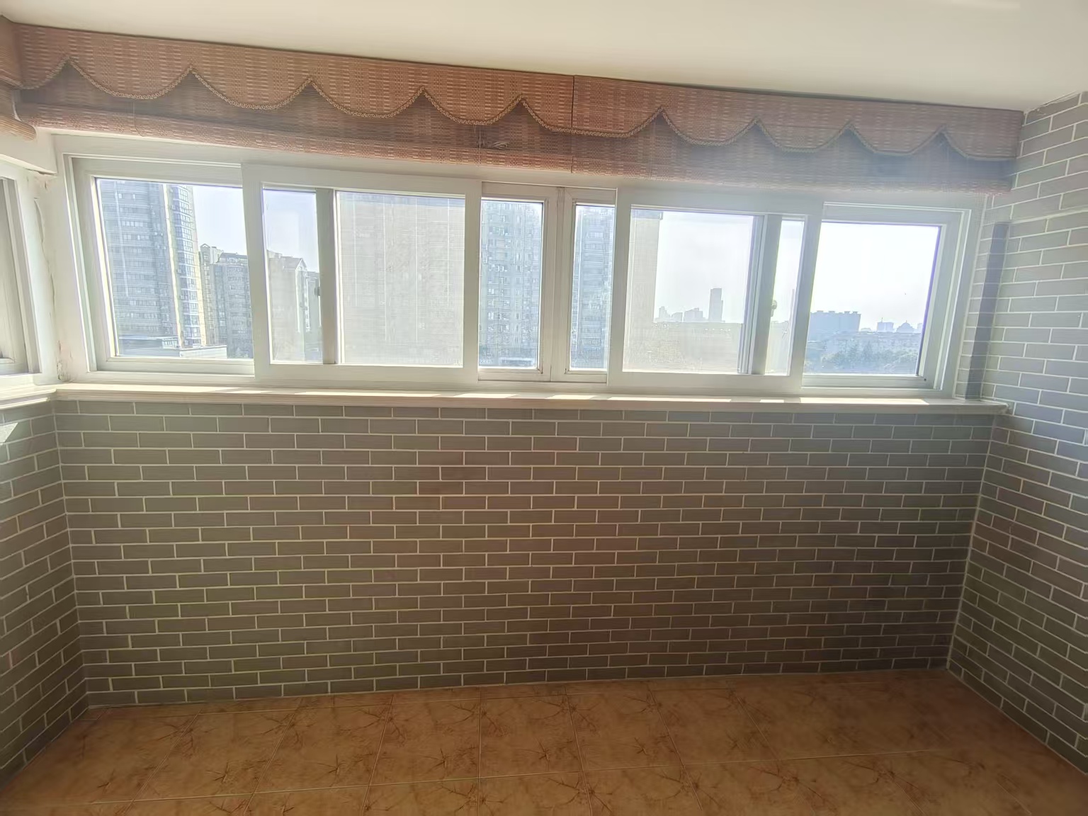 天勤家园 4室2厅2卫 140m&sup2;