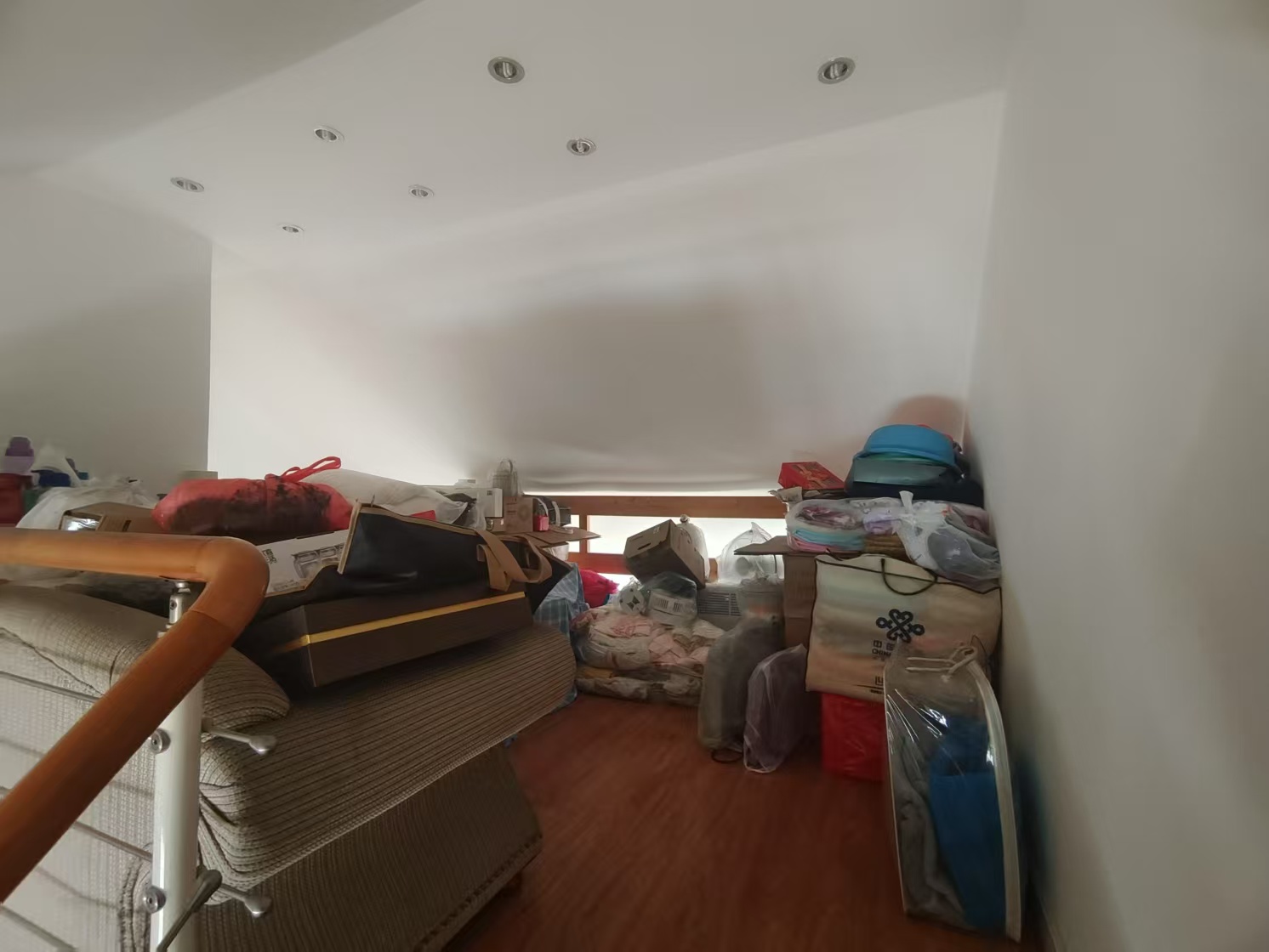 天勤家园 4室2厅2卫 140m&sup2;