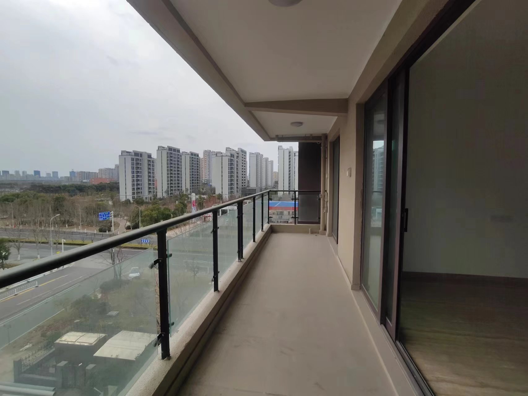 碧桂园时代悦城 4室2厅2卫 142m&sup2;