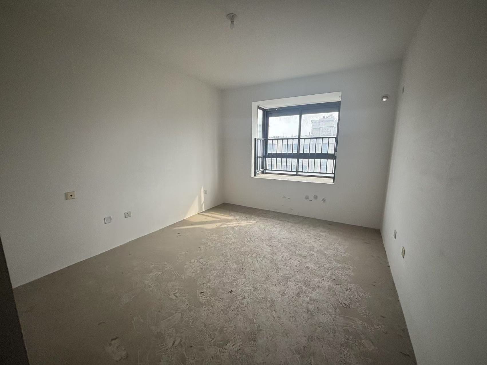 皇家花园北区 3室2厅2卫 129.00m²
