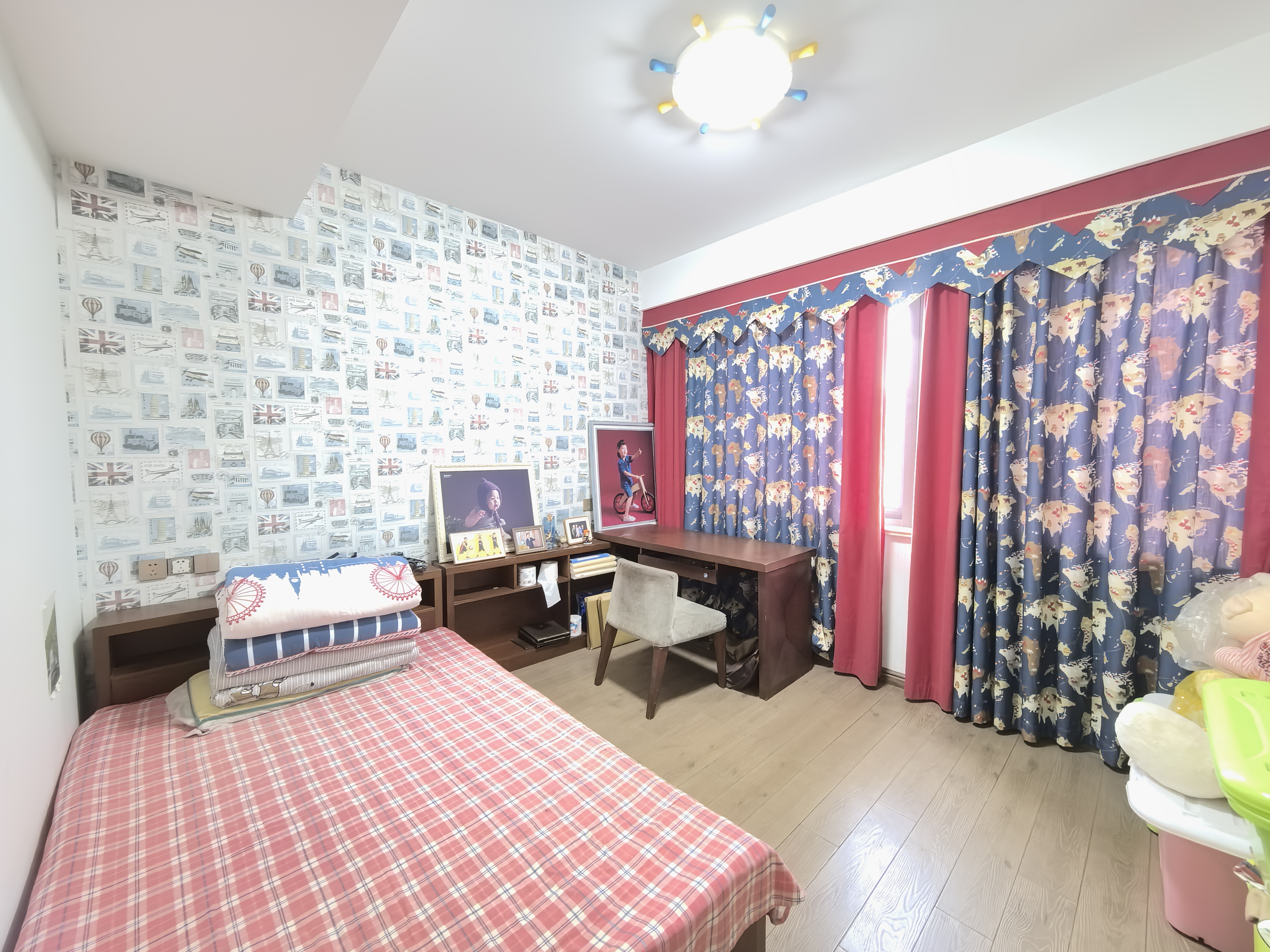 万濠世家 4室2厅2卫 180m²