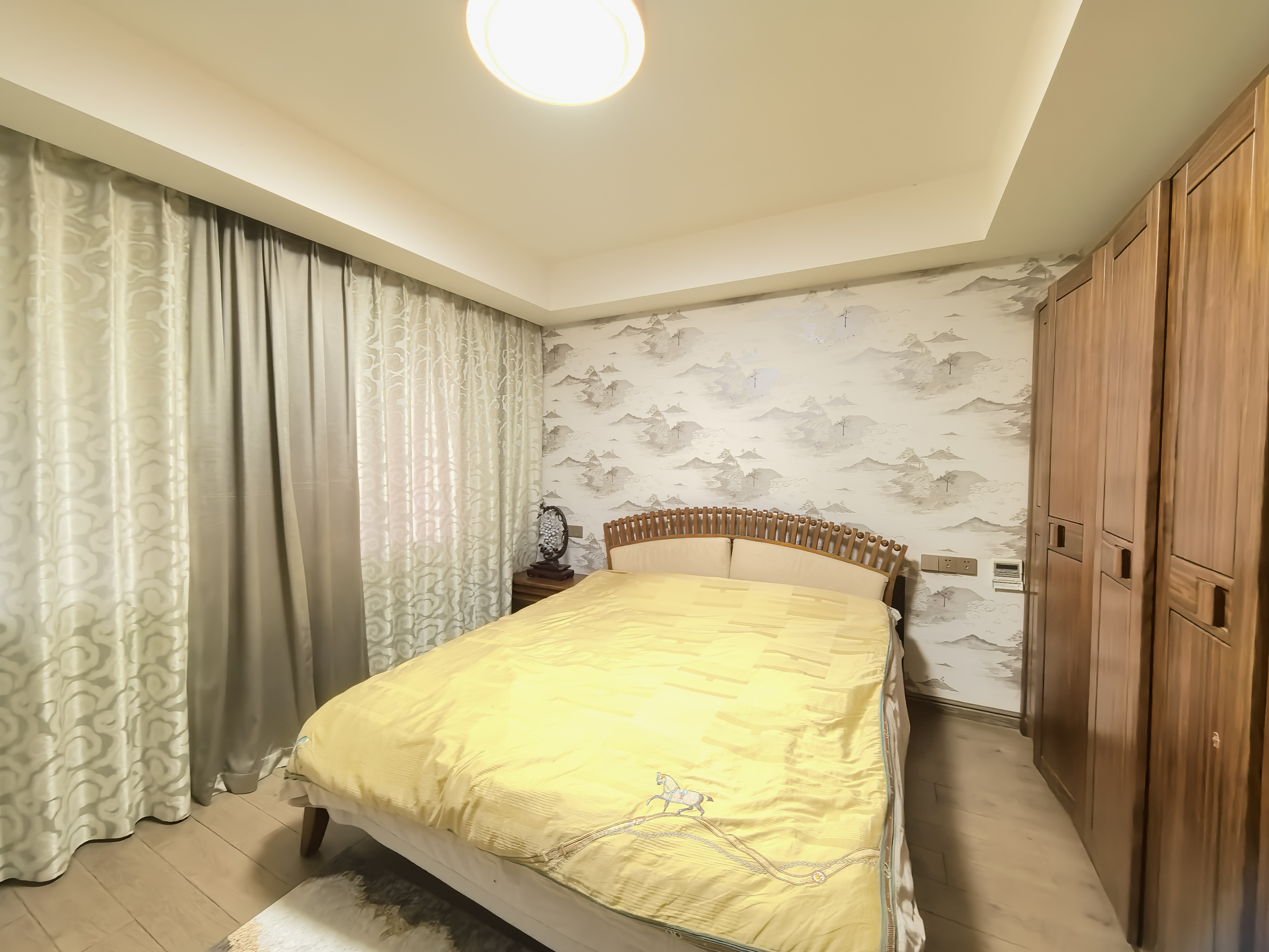 万濠世家 4室2厅2卫 180m²