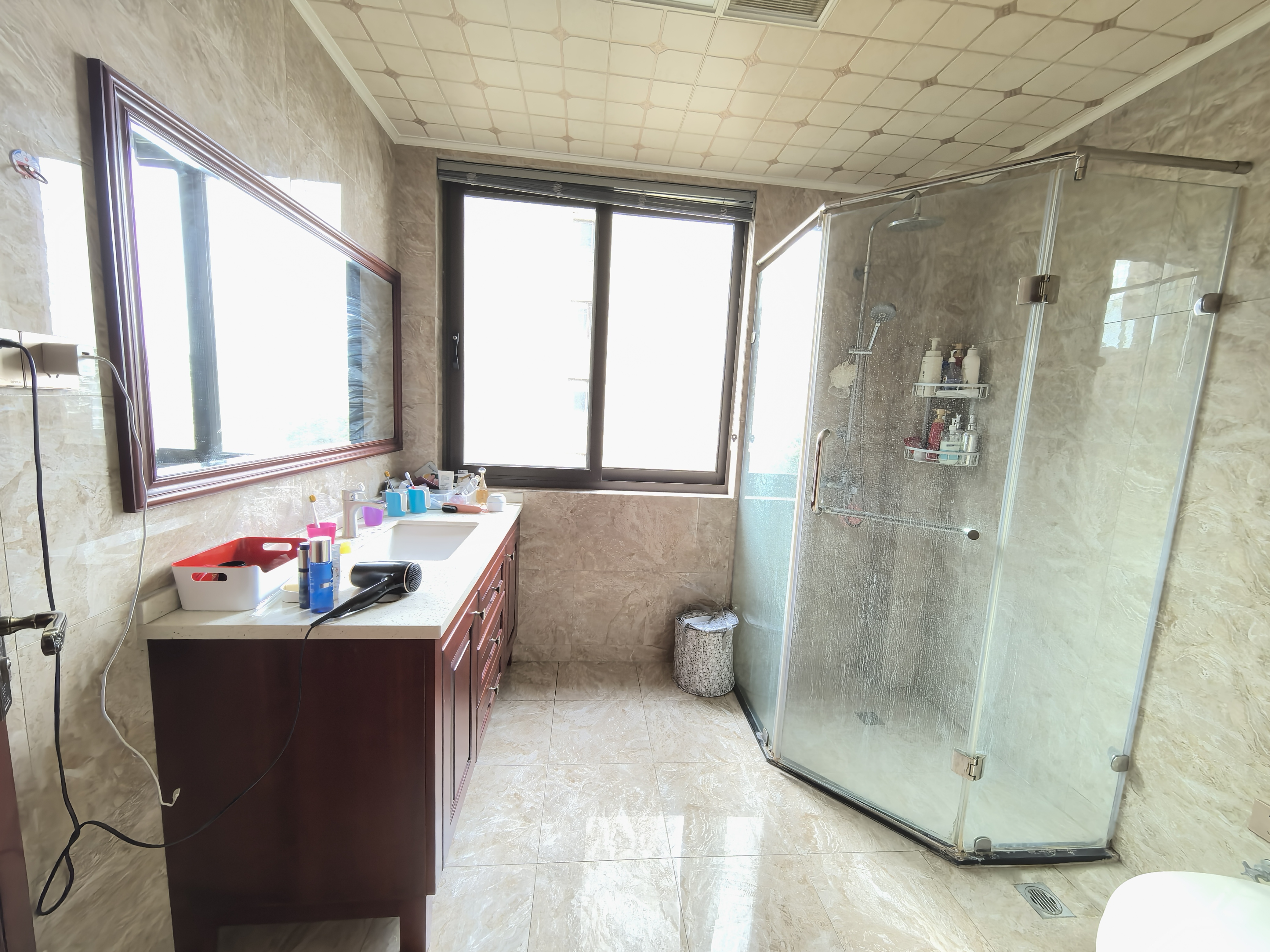 万濠世家 4室2厅2卫 180m²