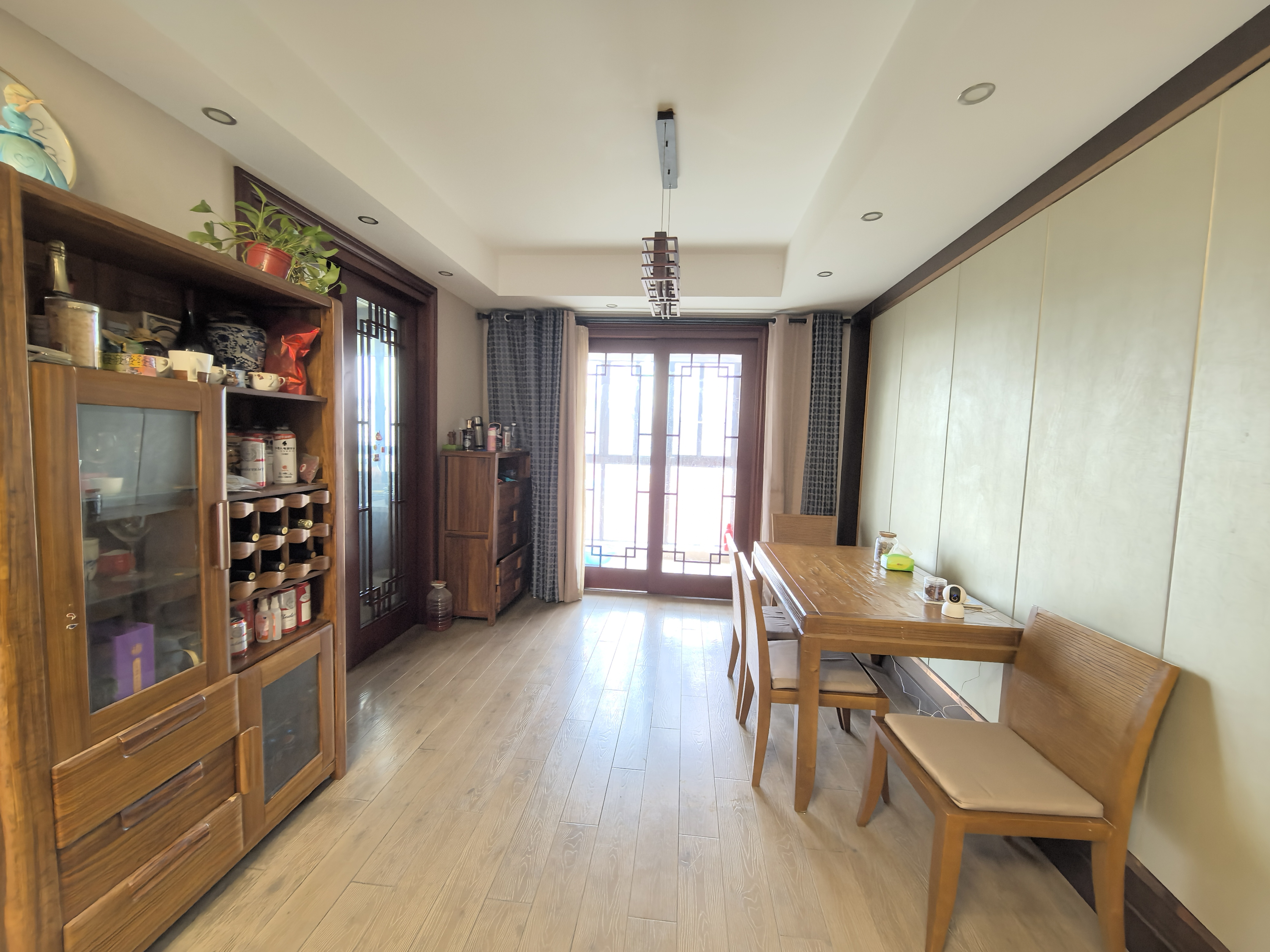 万濠世家 4室2厅2卫 180m²