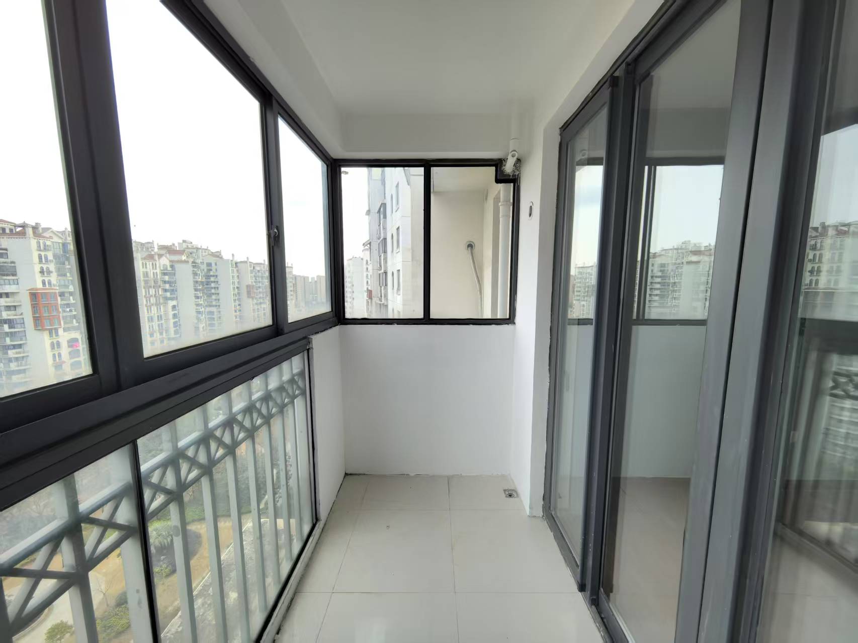 高迪晶城 3室2厅1卫 157.97m&sup2;