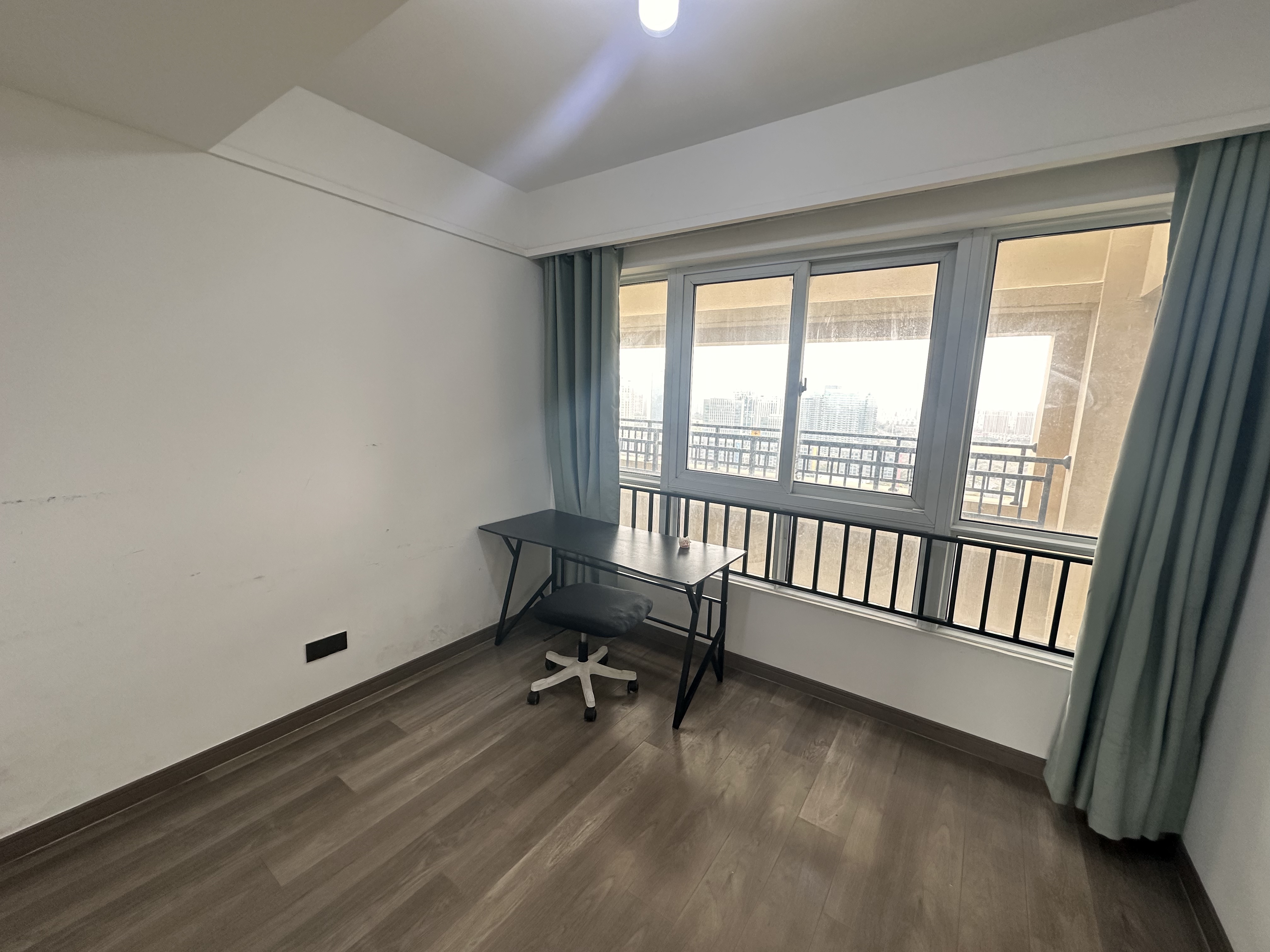 世茂云锦(九龙庭广场) 3室2厅1卫 93m&sup2;