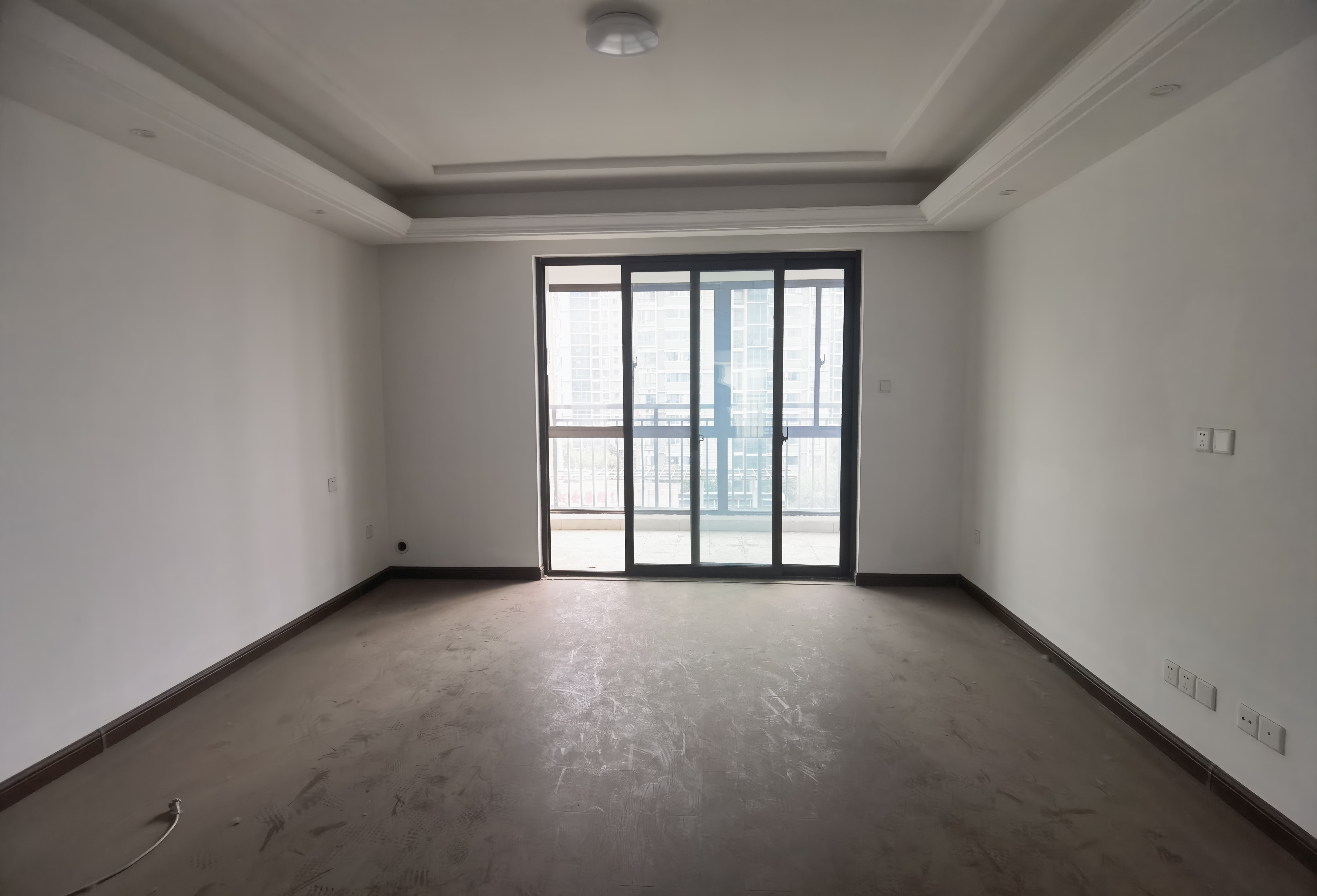 华强国际公馆 3室2厅2卫 140m²