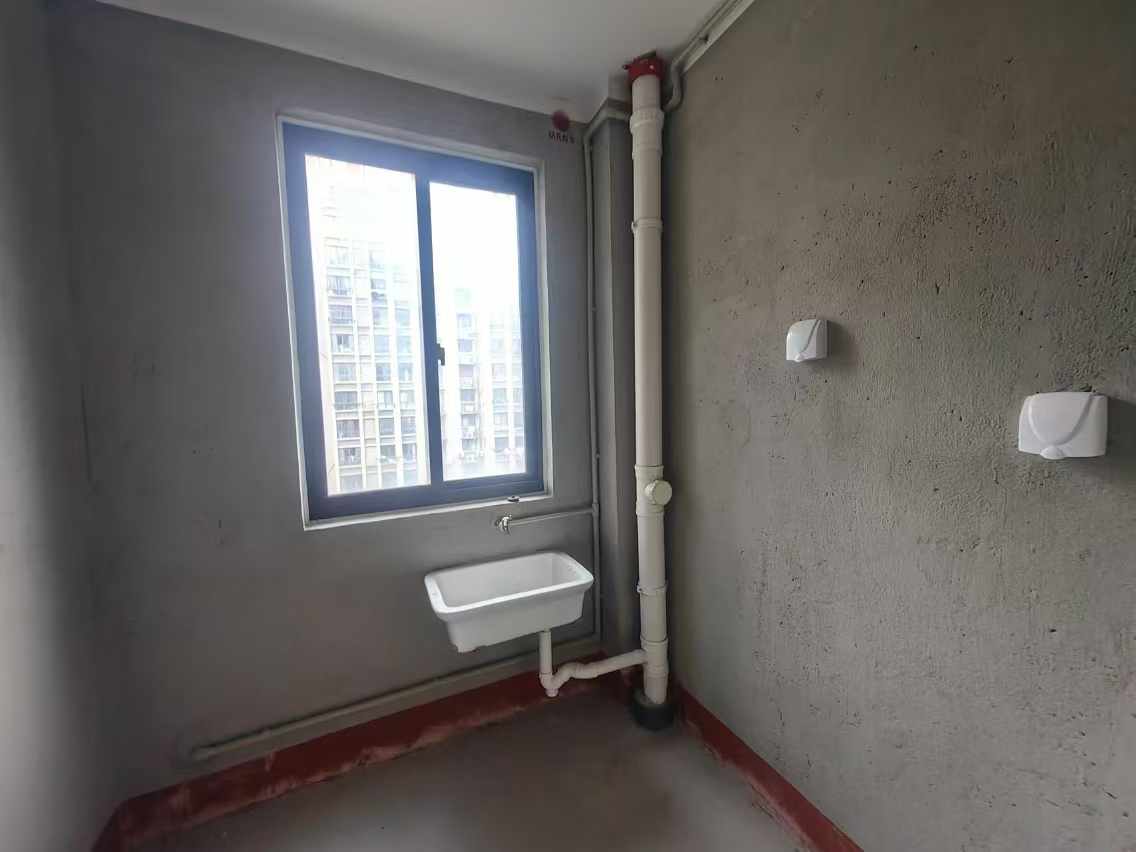 兴石花园 3室2厅1卫 102m&sup2;