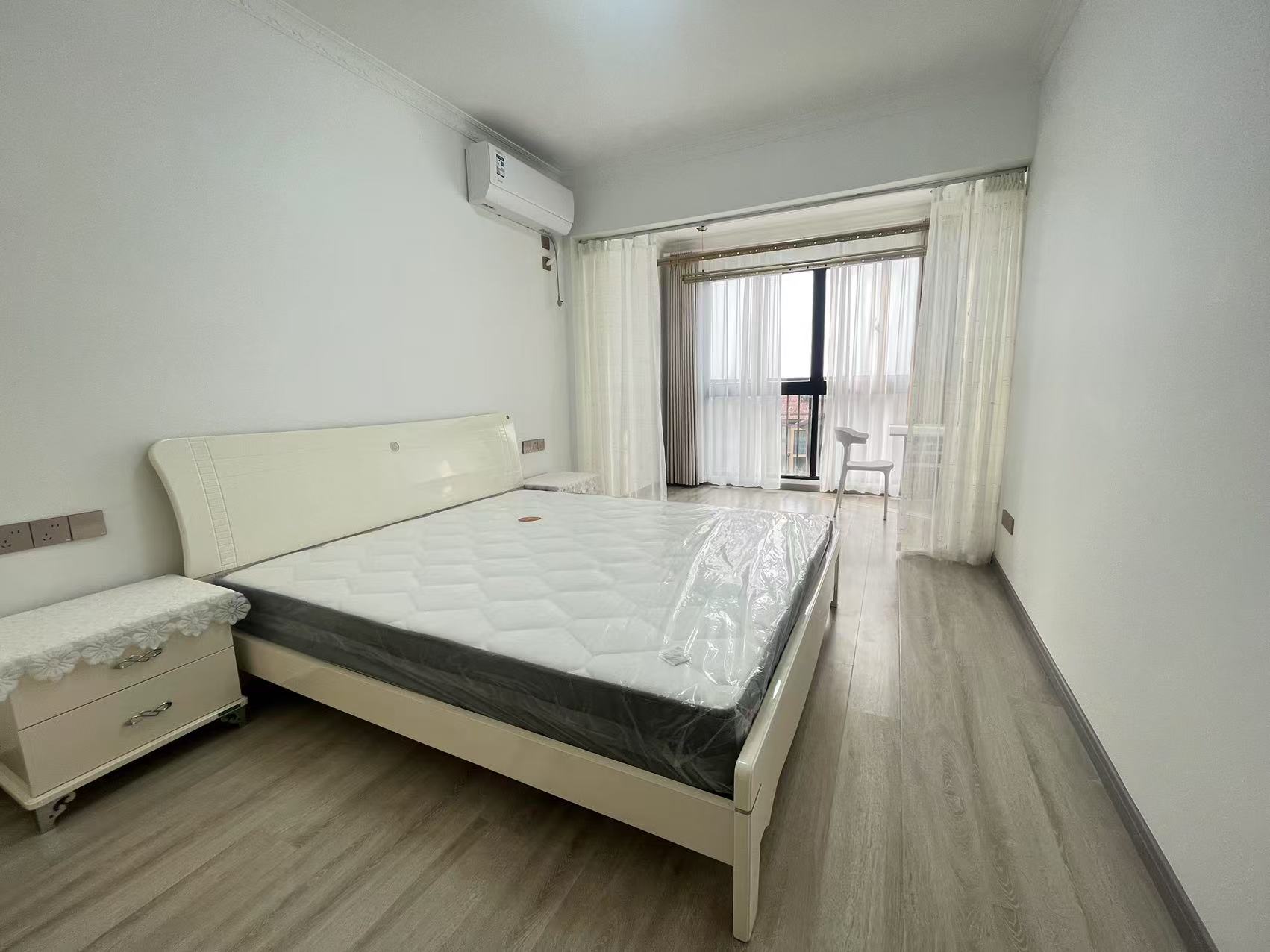 华强城四期 5室1厅3卫 158.00m&sup2;