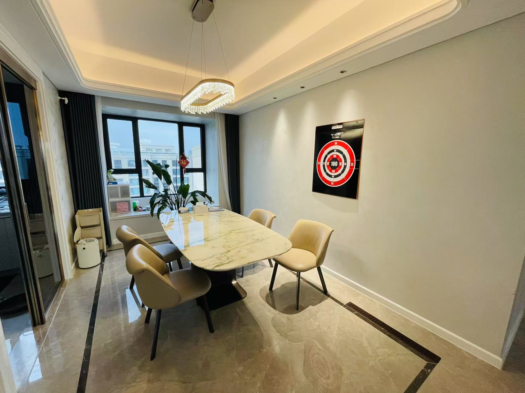 崇川金茂府 4室2厅3卫 186m&sup2;