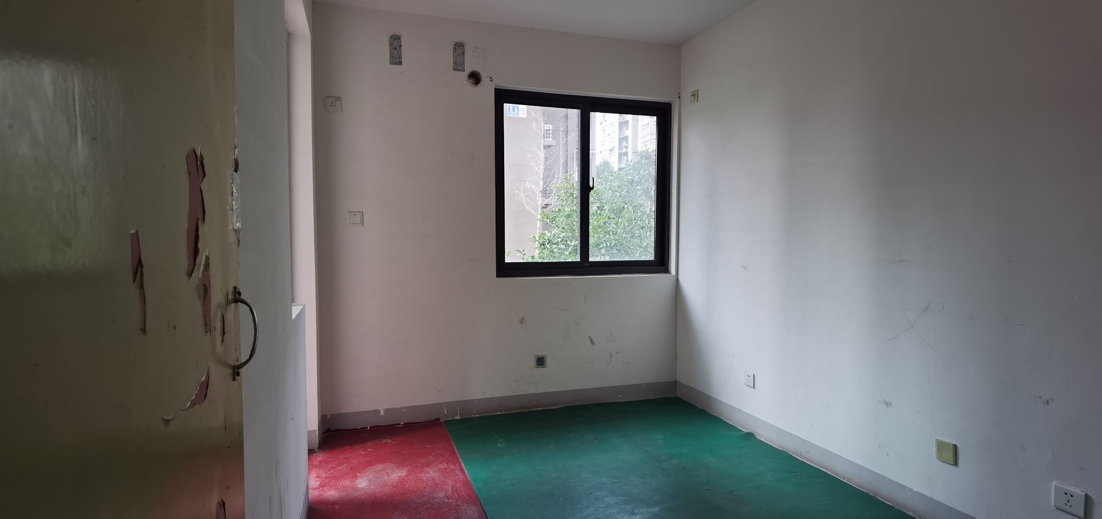 临江家园 3室2厅2卫 126.6m&sup2;