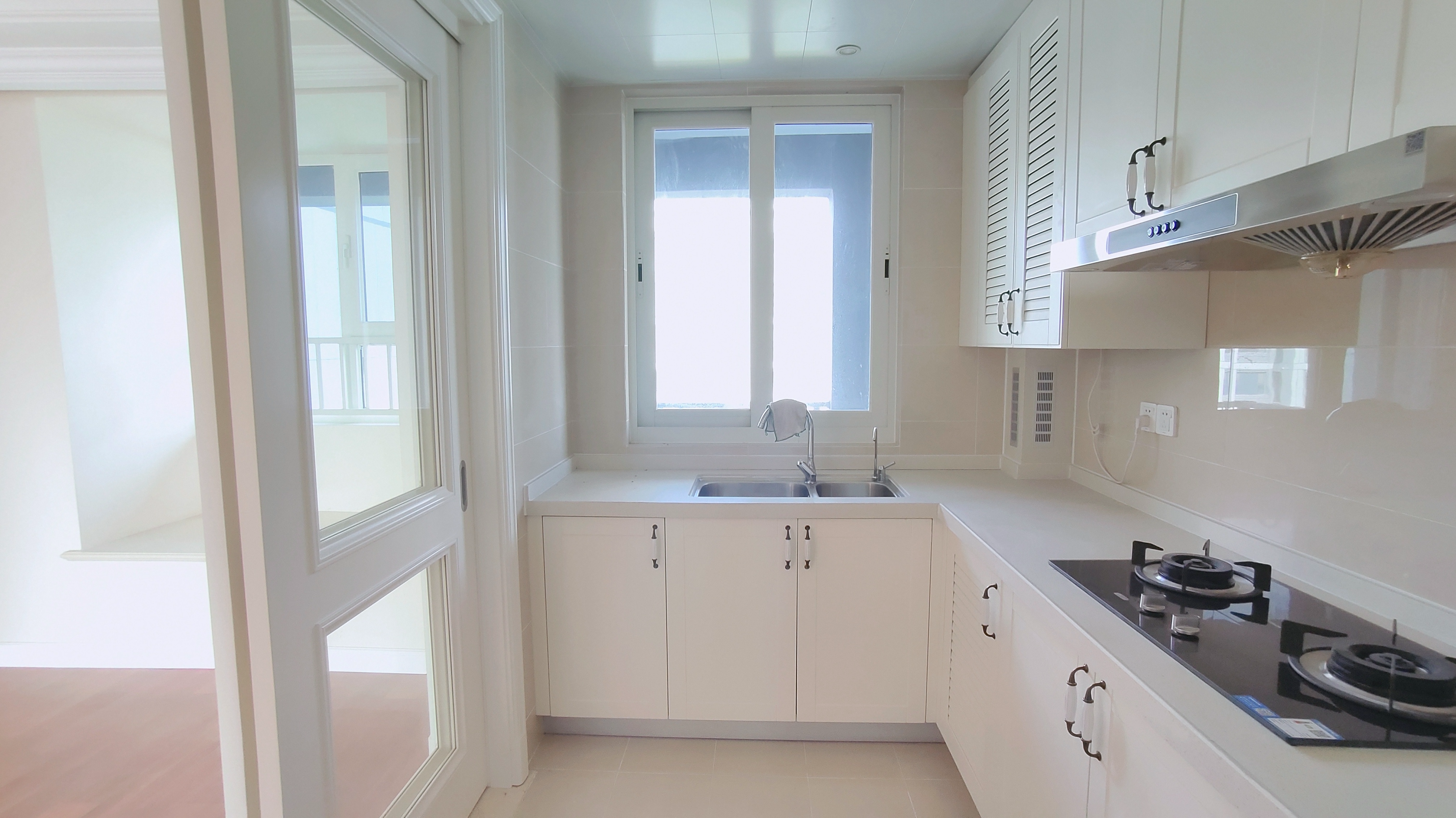 融创盛和九里桃源 4室2厅2卫 143m&sup2;