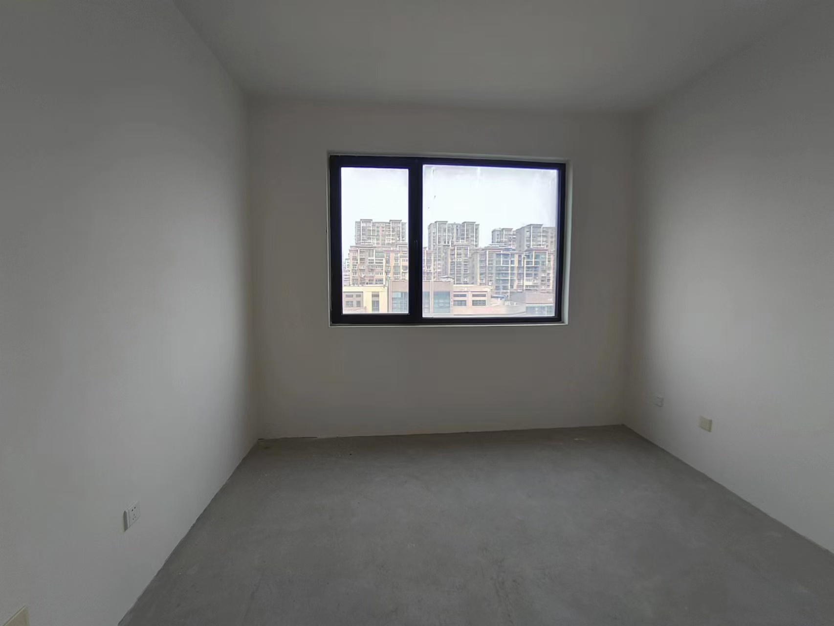 万濠山庄 3室2厅2卫 143m&sup2;