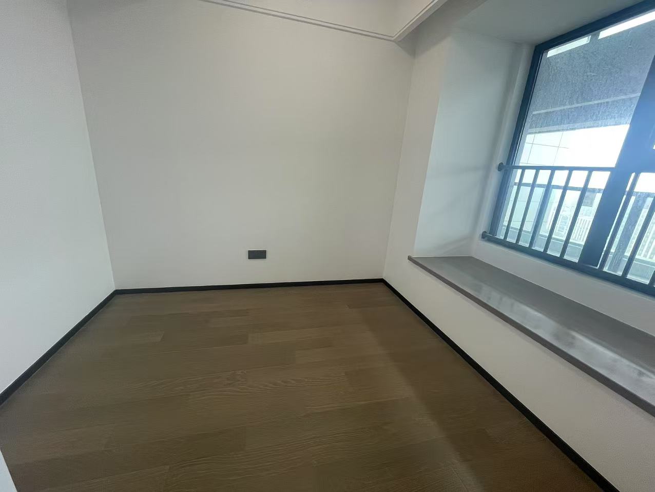 滨江道静园 3室2厅1卫 100.64m&sup2;