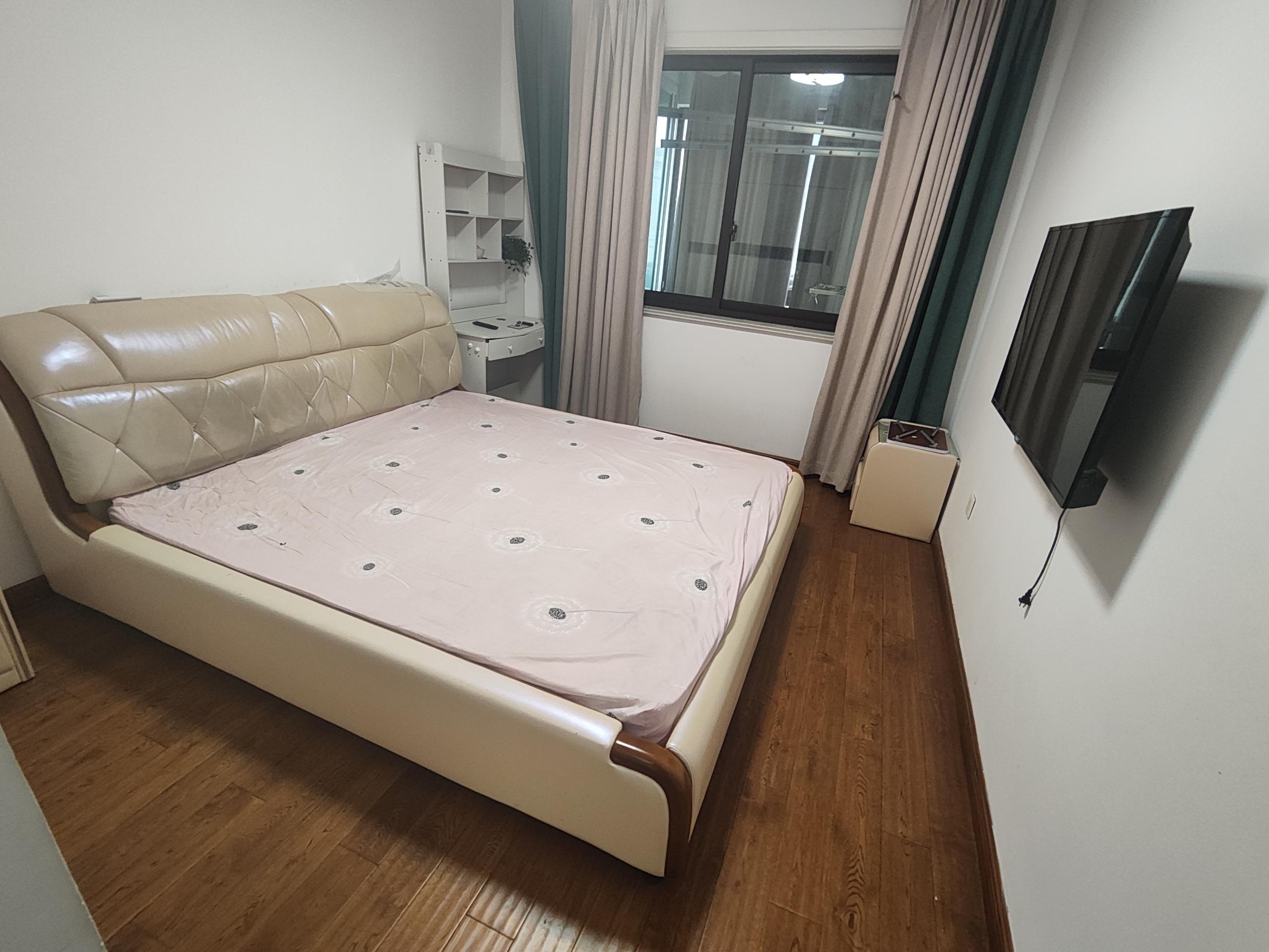 紫东南苑 3室2厅2卫 138m&sup2;