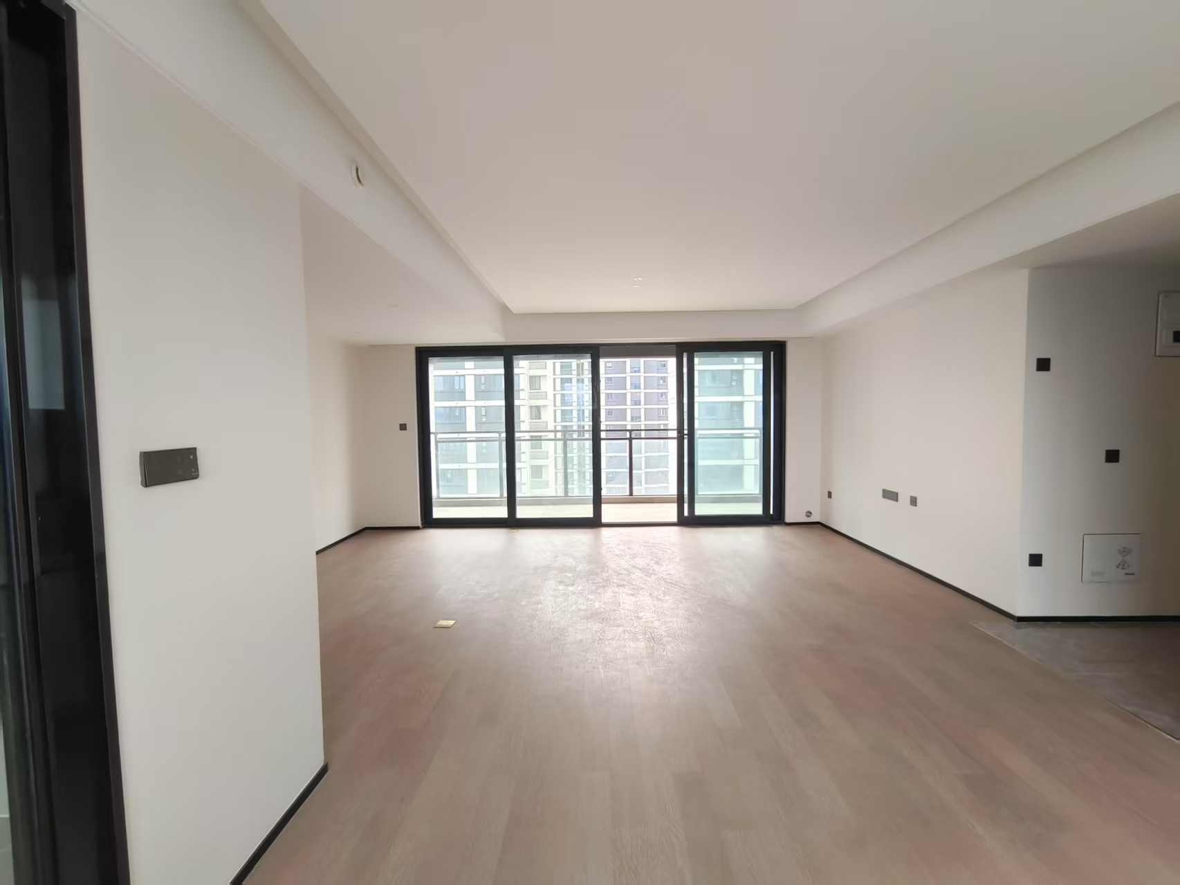 万科翡翠东第 4室2厅2卫 151.00m&sup2;