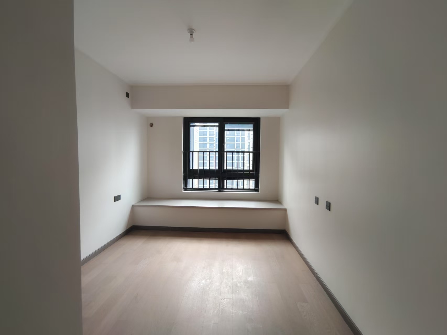 万科翡翠东第 4室2厅2卫 151.00m&sup2;