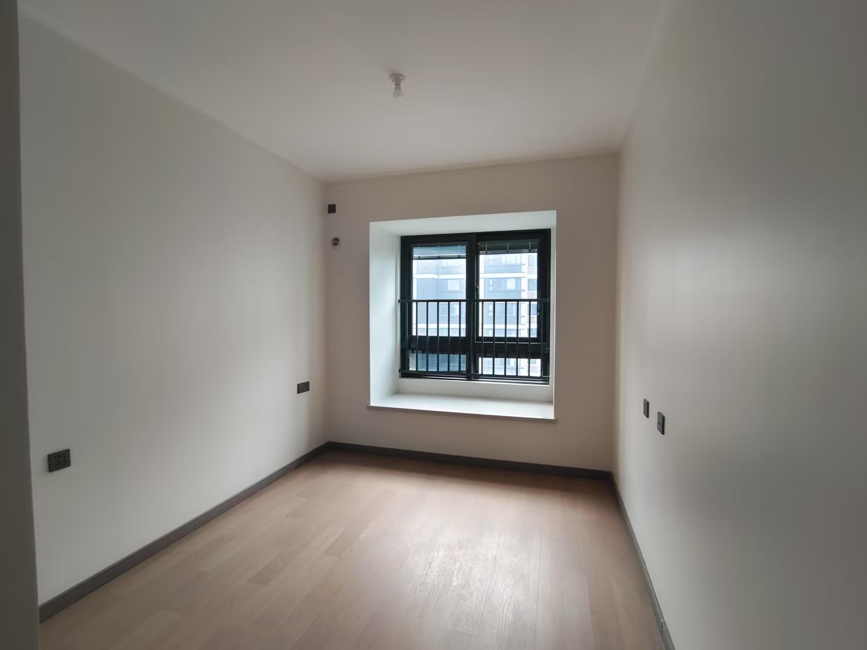 万科翡翠东第 4室2厅2卫 151.00m&sup2;