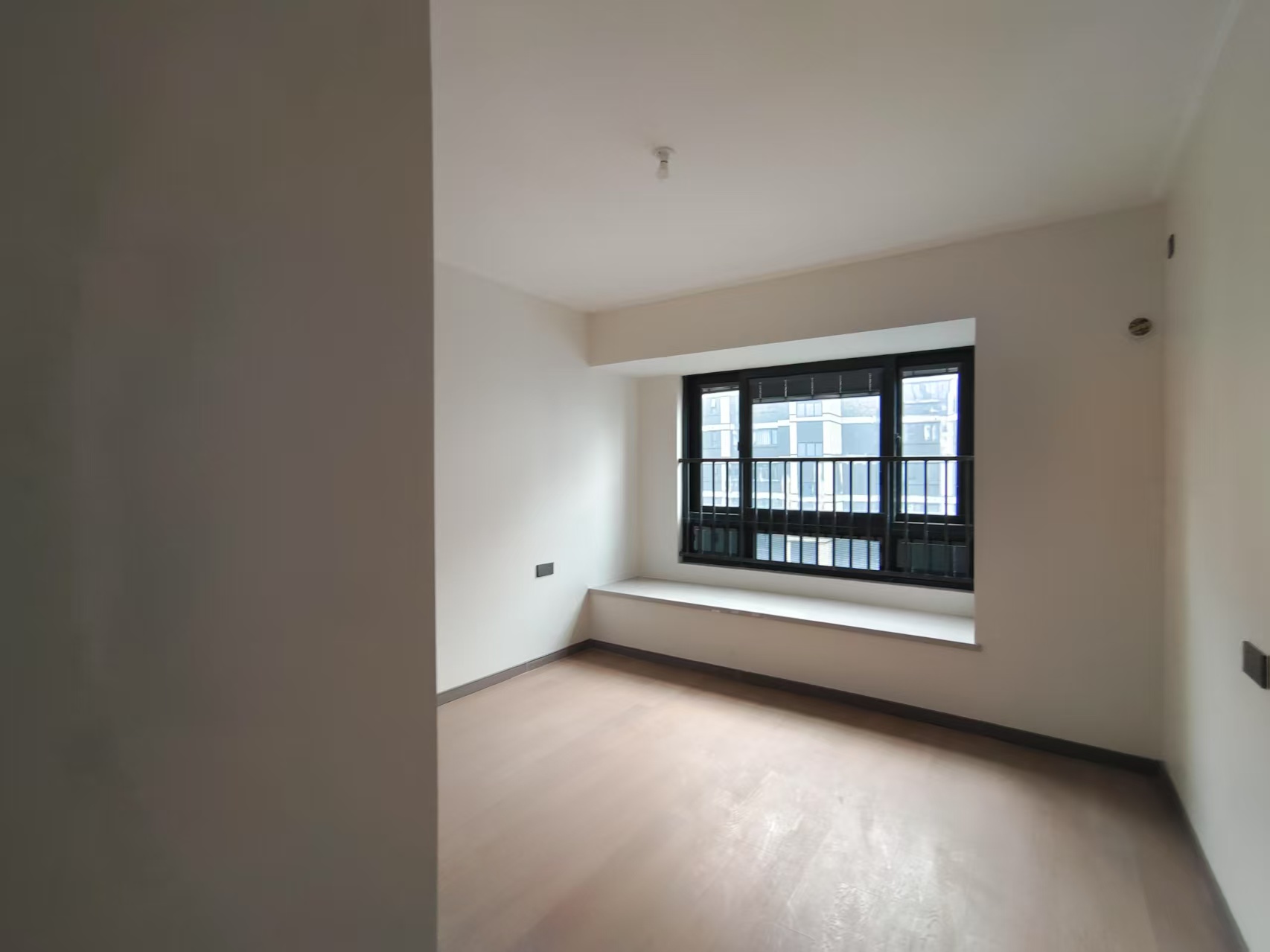 万科翡翠东第 4室2厅2卫 151.00m&sup2;