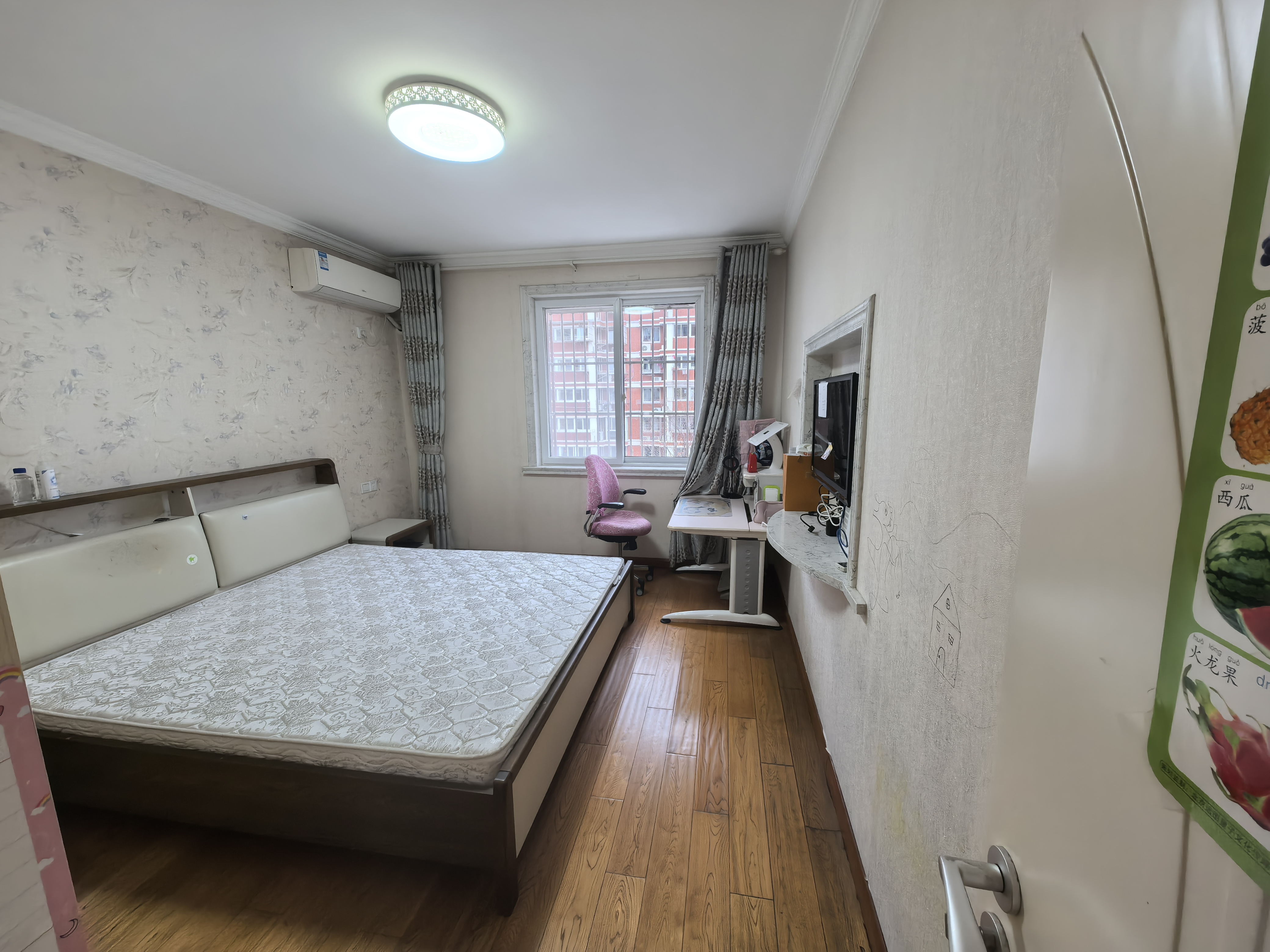 新港花苑 3室2厅1卫 135.00m²