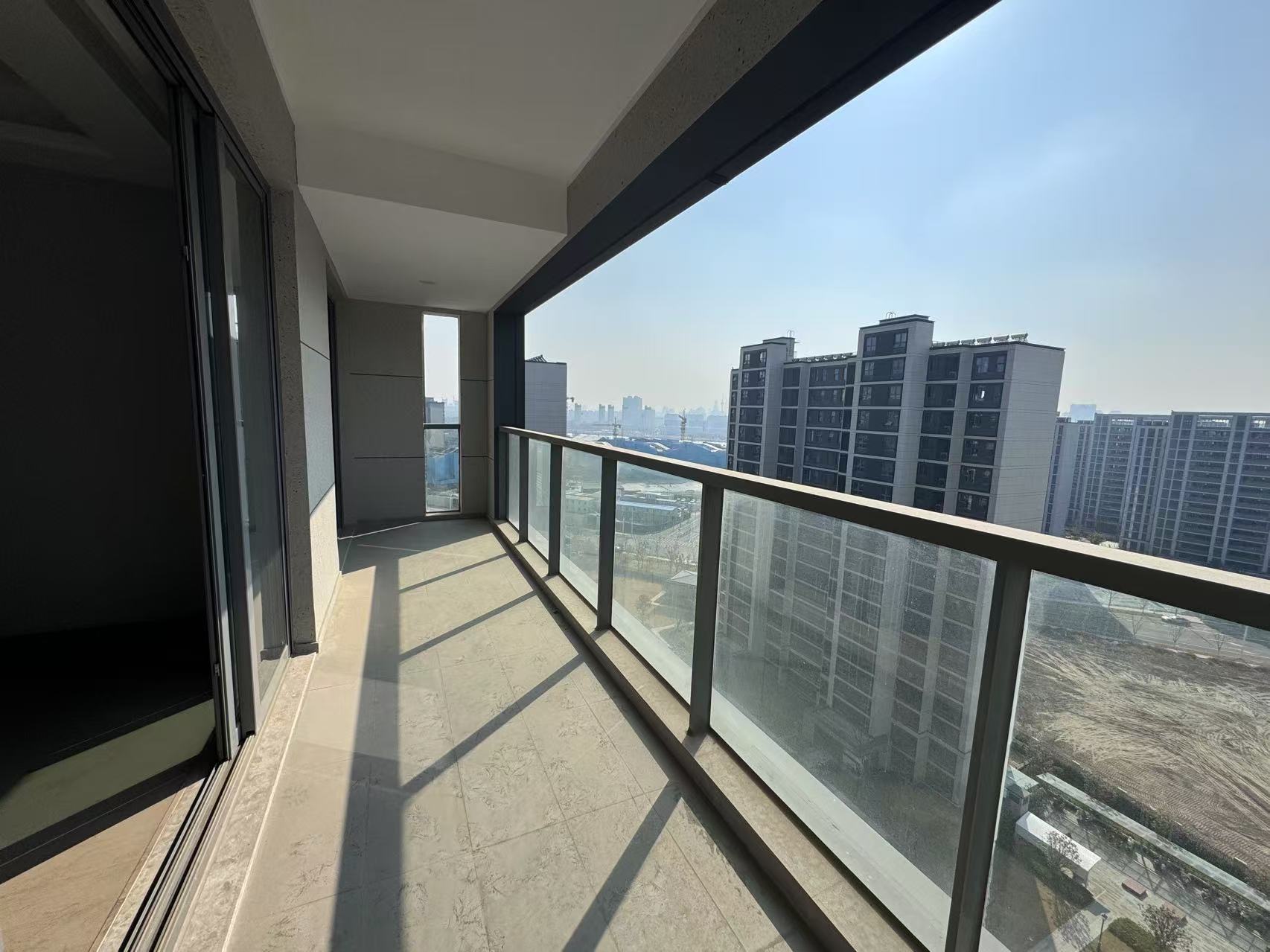 长泰滨河国际 4室2厅2卫 142.36m&sup2;