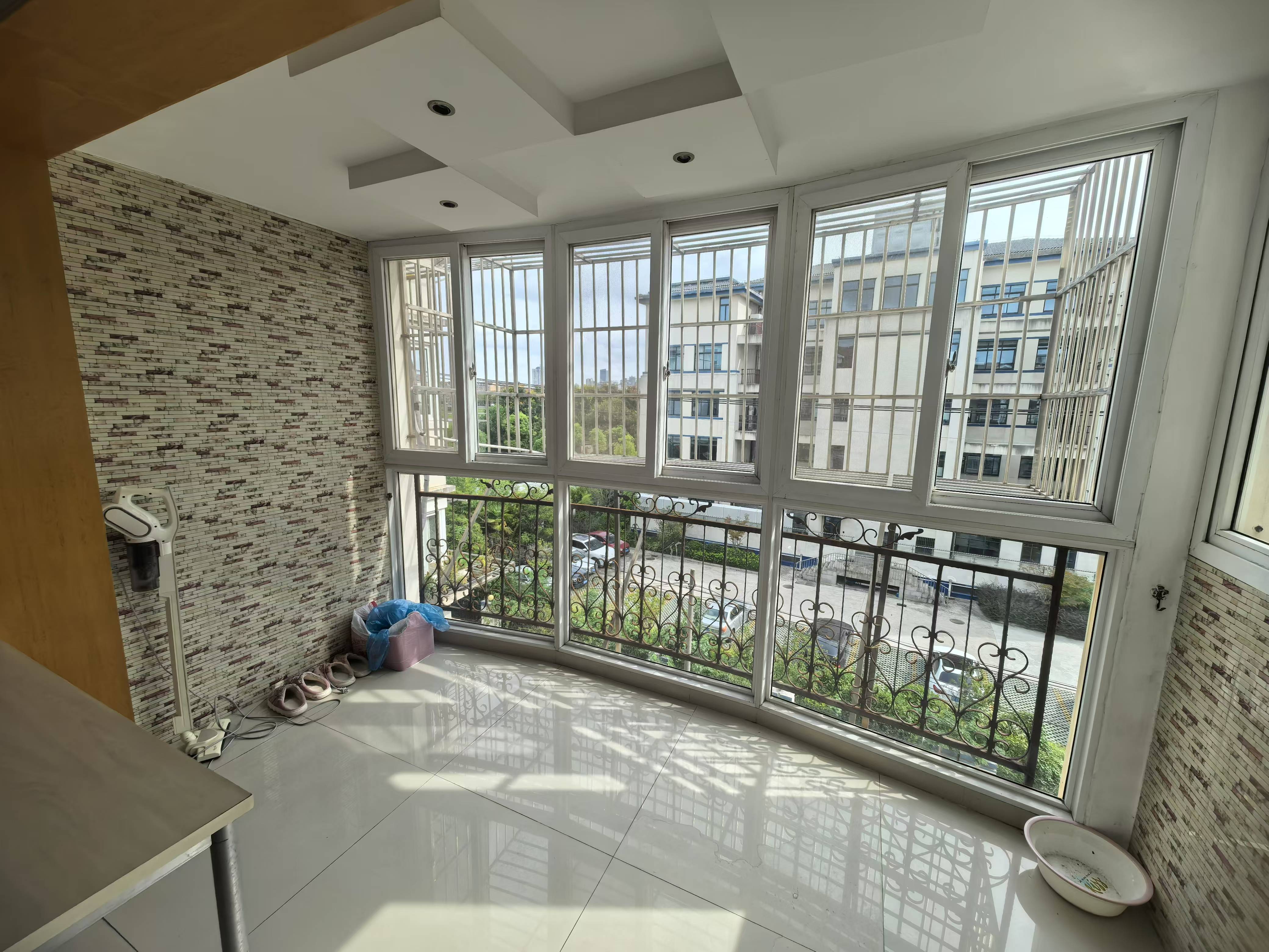 锦江苑 5室2厅2卫 154m&sup2;