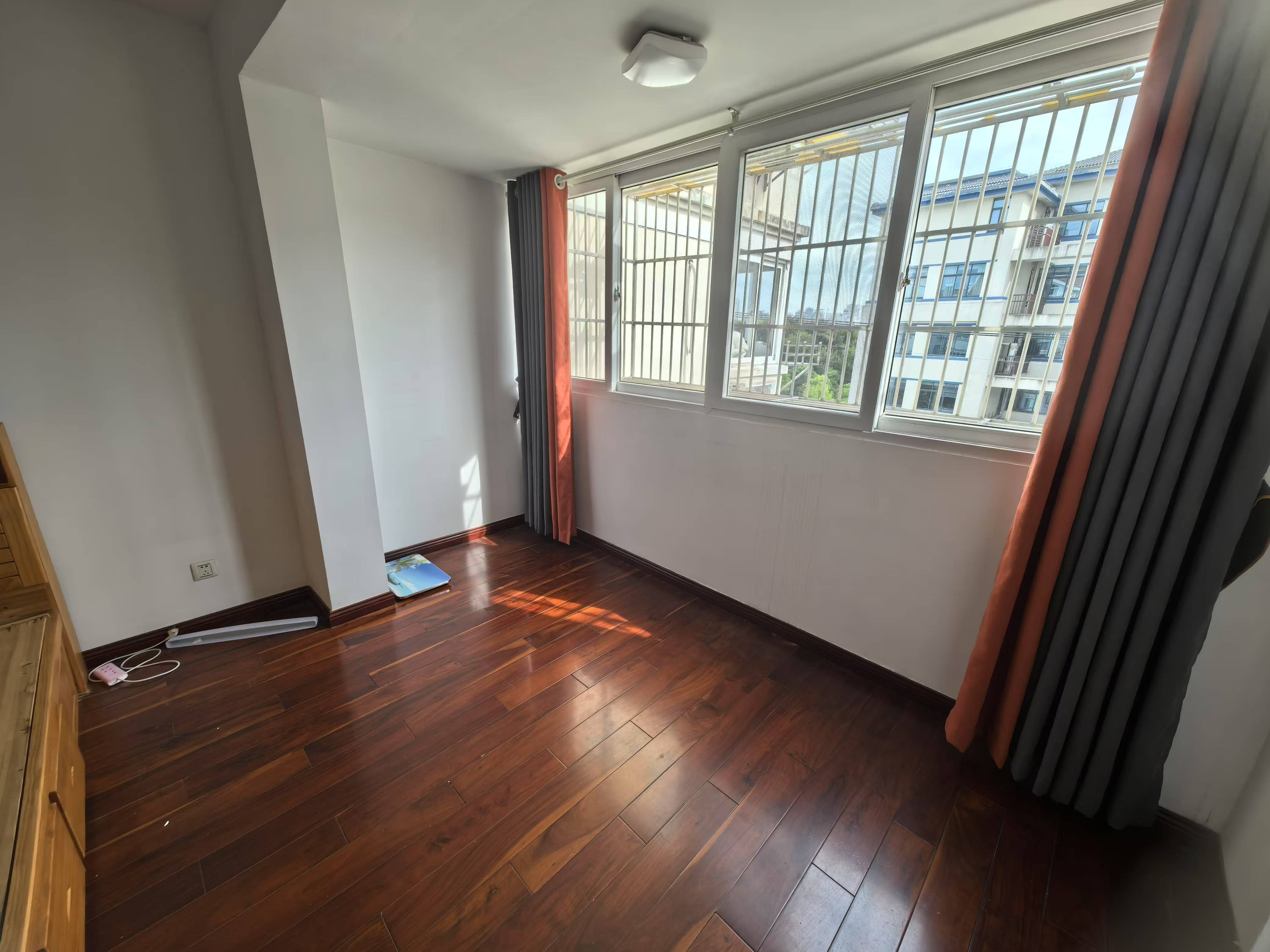 锦江苑 5室2厅2卫 154m&sup2;