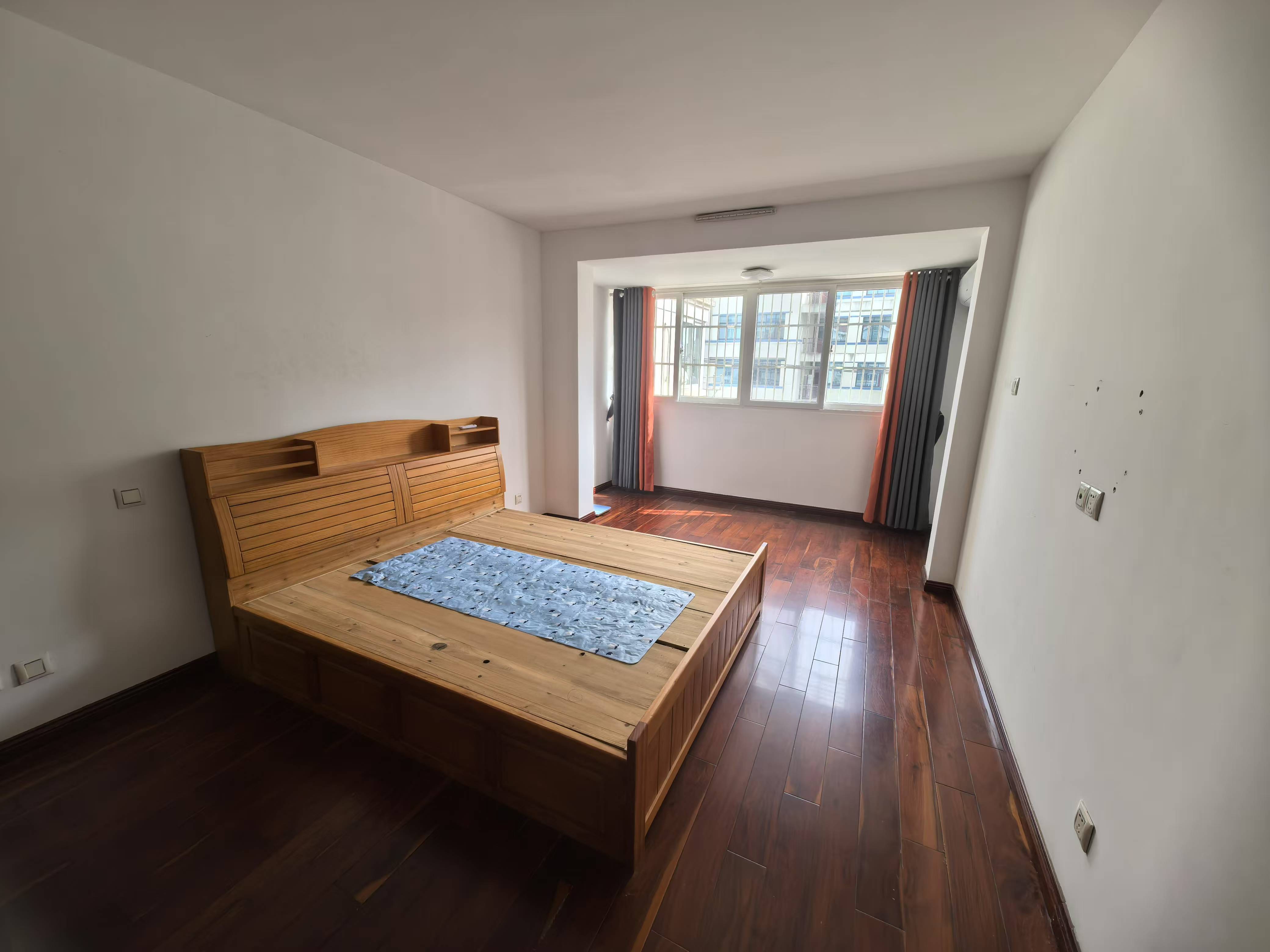 锦江苑 5室2厅2卫 154m&sup2;