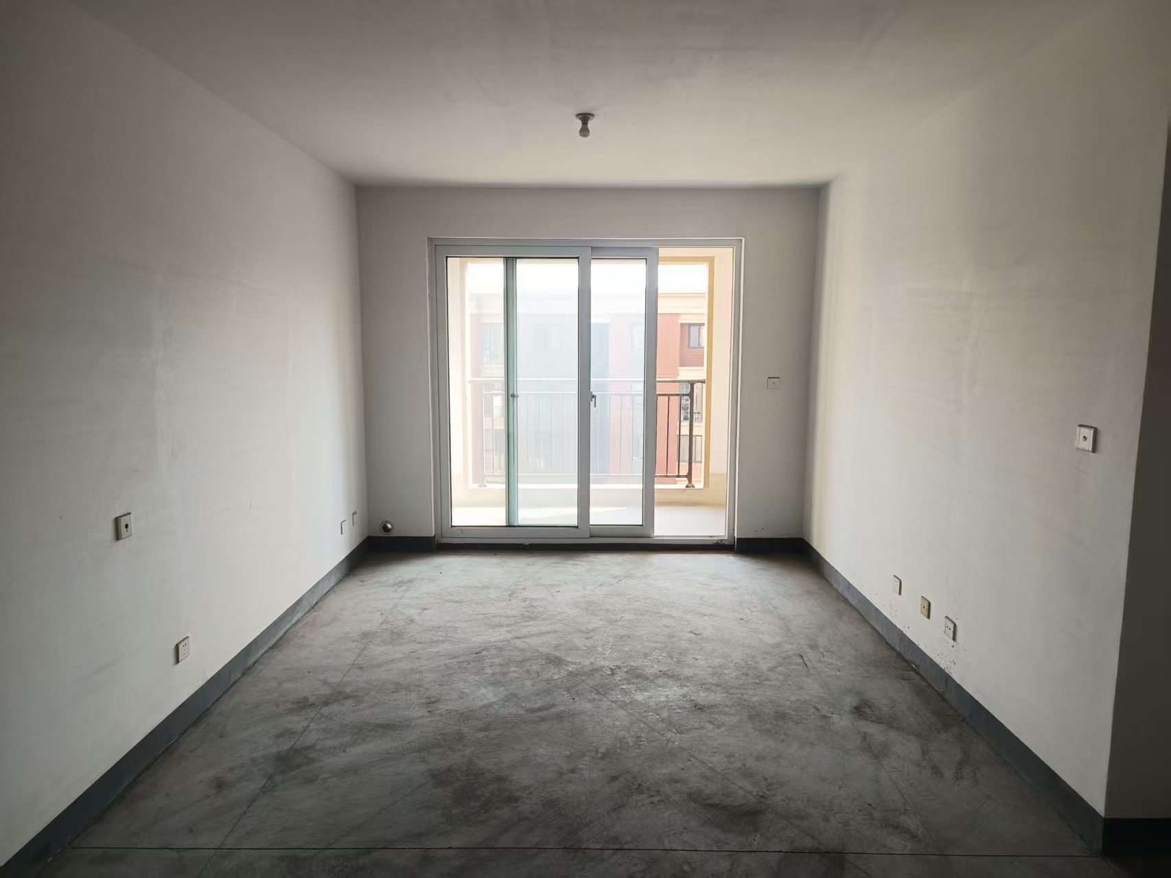 新城香溢紫郡 3室2厅1卫 89m&sup2;