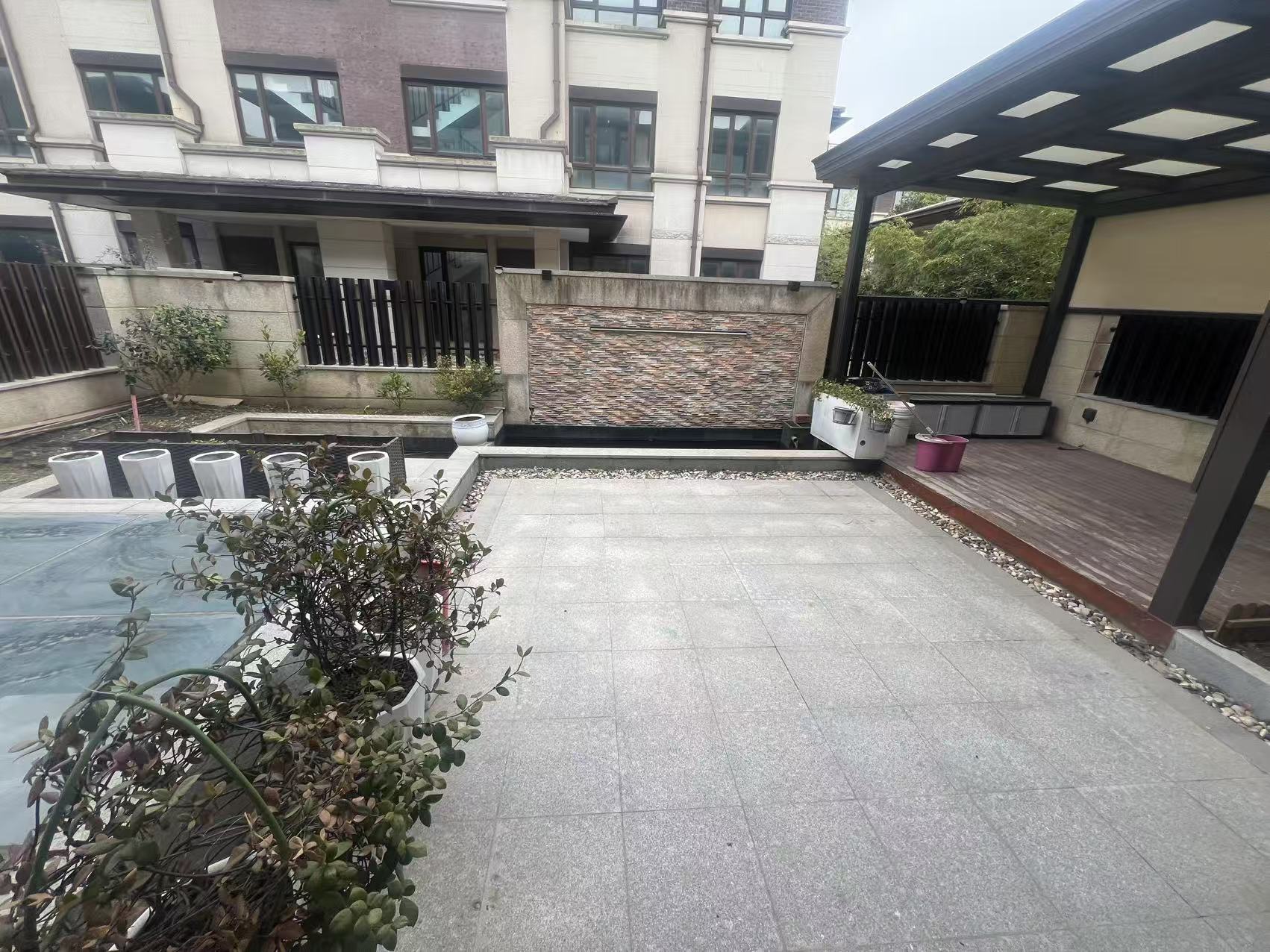 盛和九里香堤一期 6室2厅4卫 322m&sup2;