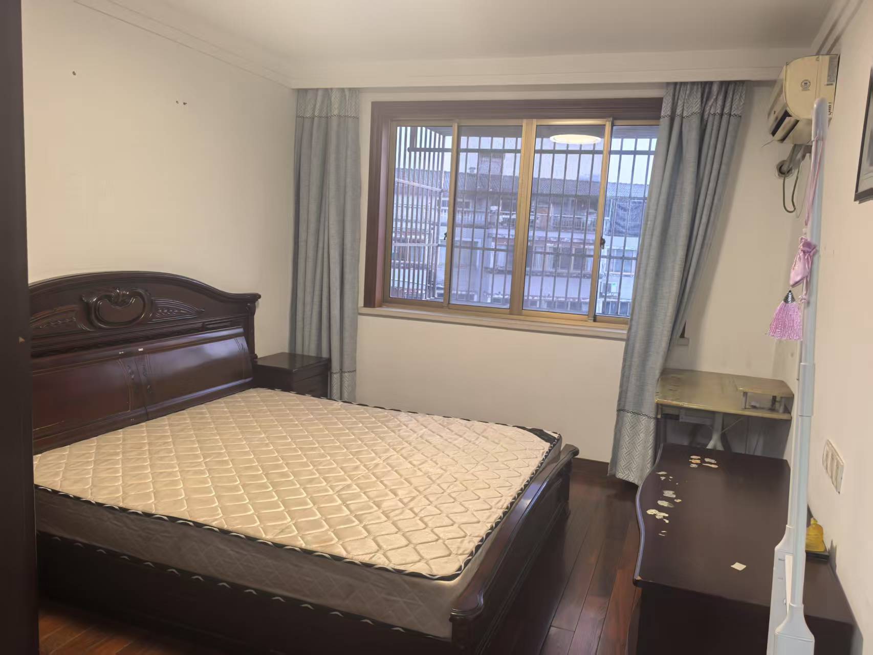 天都花苑 3室2厅2卫 138.5m&sup2;